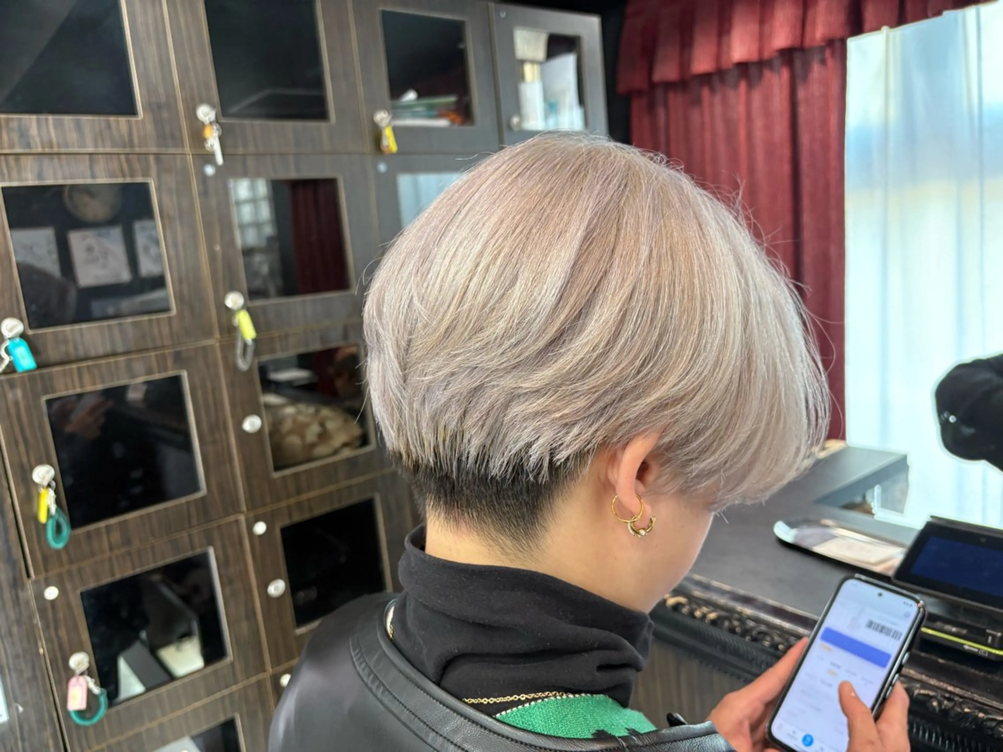 ショート カラー ベージュカラー ホワイトベージュ 刈り上げ 🦋YUI 髪質改善 ブリーチ　着付け🦋のヘアスタイル