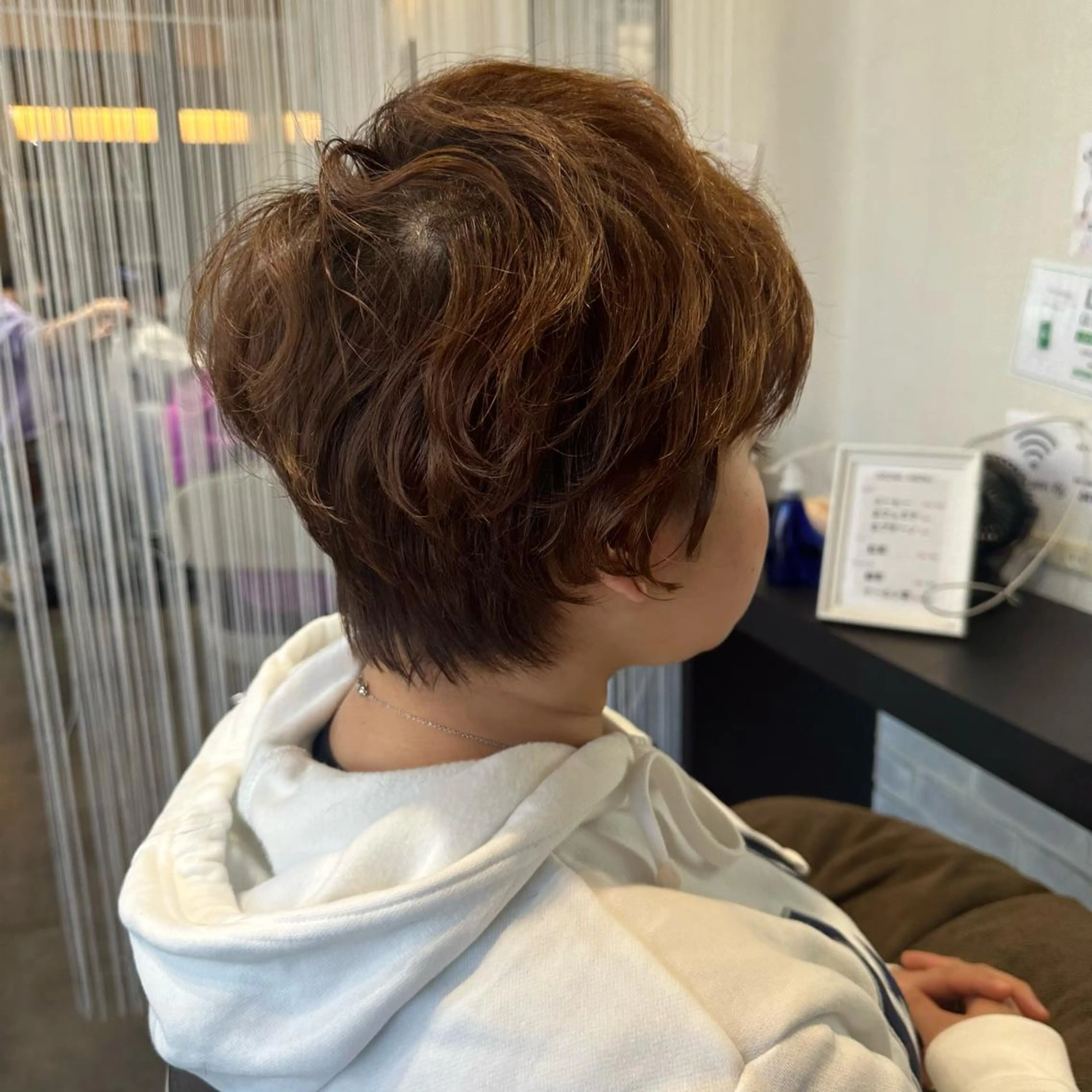 ショート カット パーマ 若泉 真梨のヘアスタイル