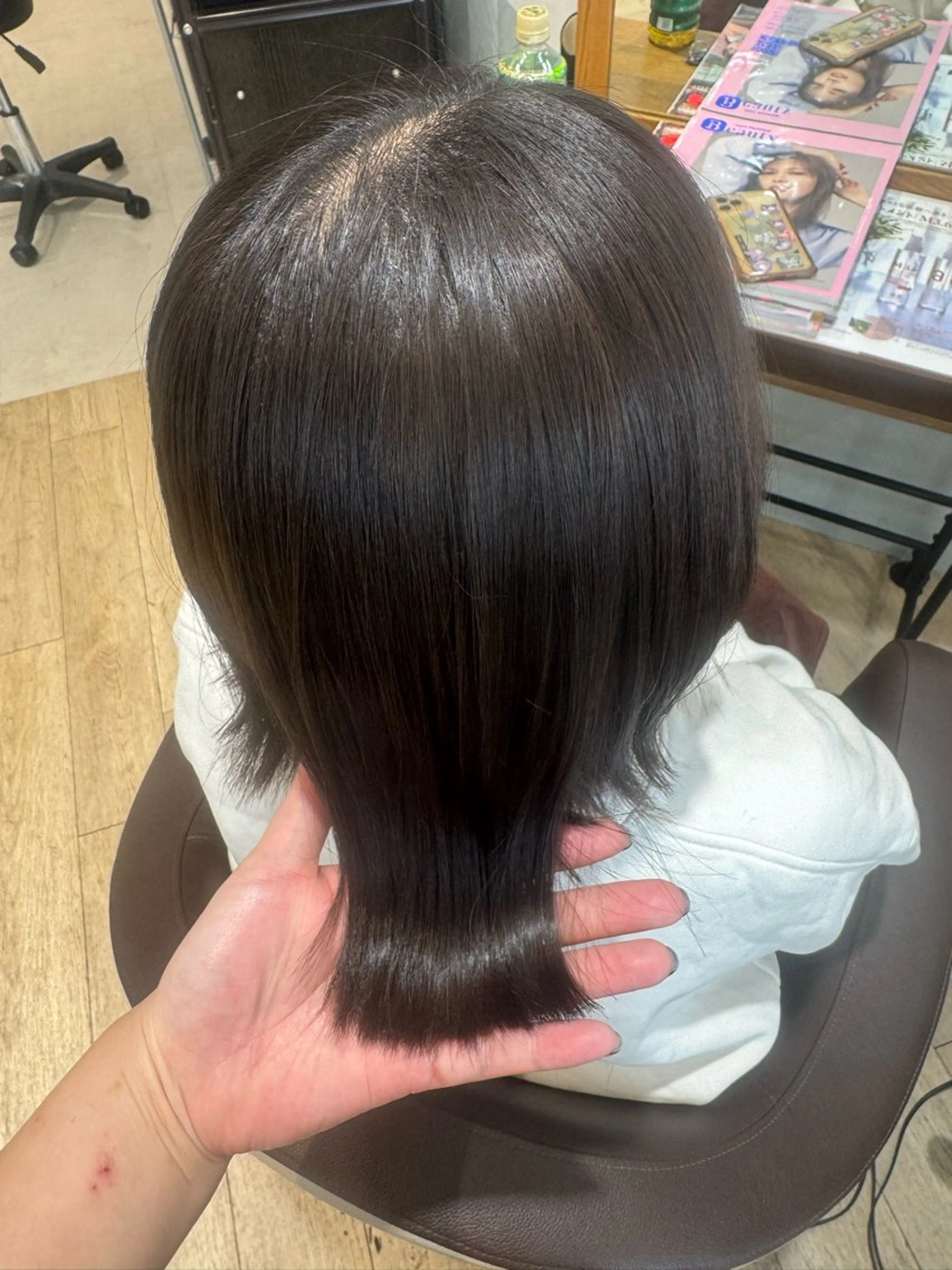 ミディアム カット ヘアカラー トリートメント やまぐち まりんのヘアスタイル