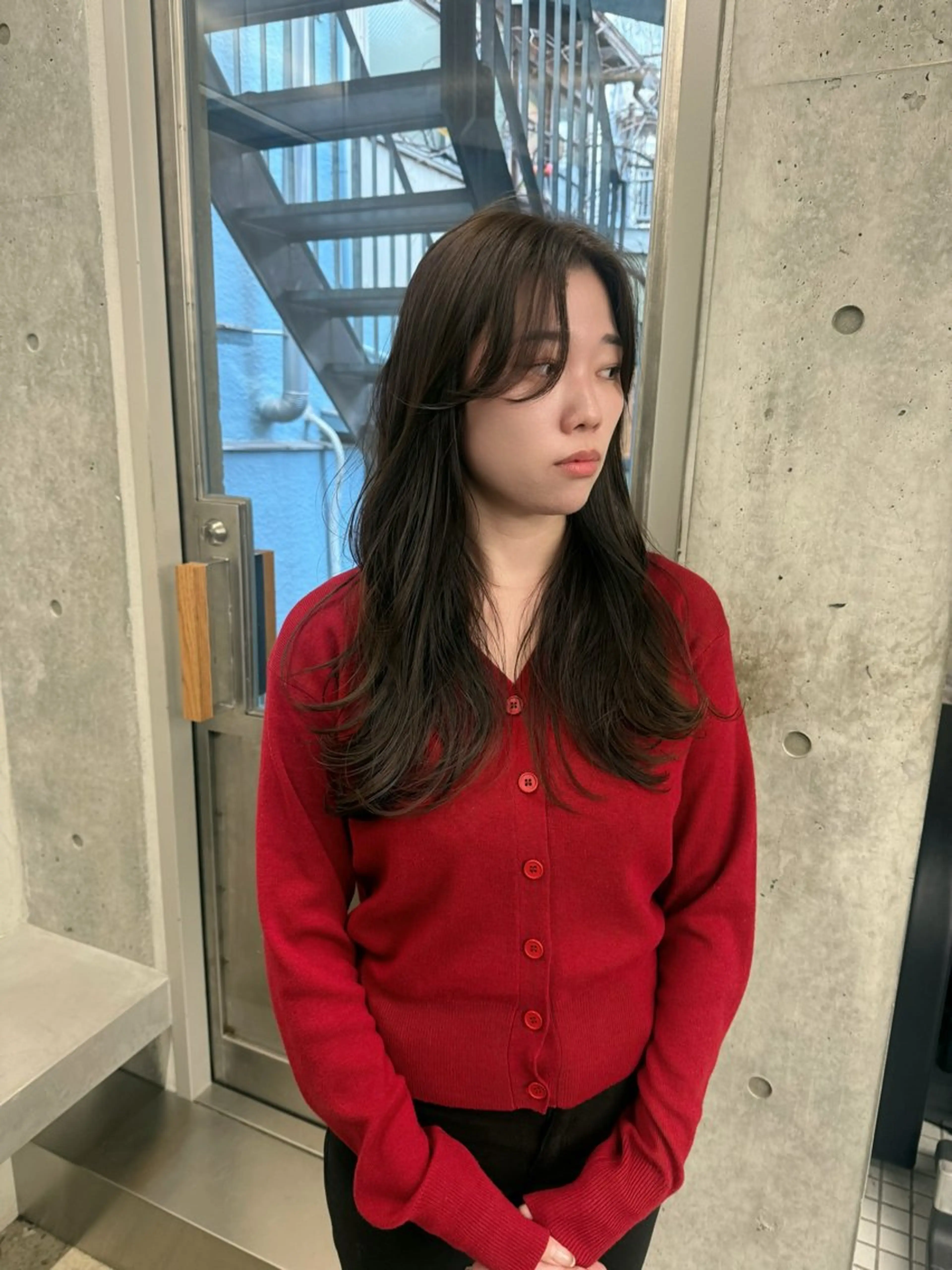 ロング カラー ロングレイヤー アッシュ ベージュカラー ブリーチ 透明感カラー カット ヘアカラー トリートメント 誰より丁寧なカット/ 小林輝/レイヤーのヘアスタイル