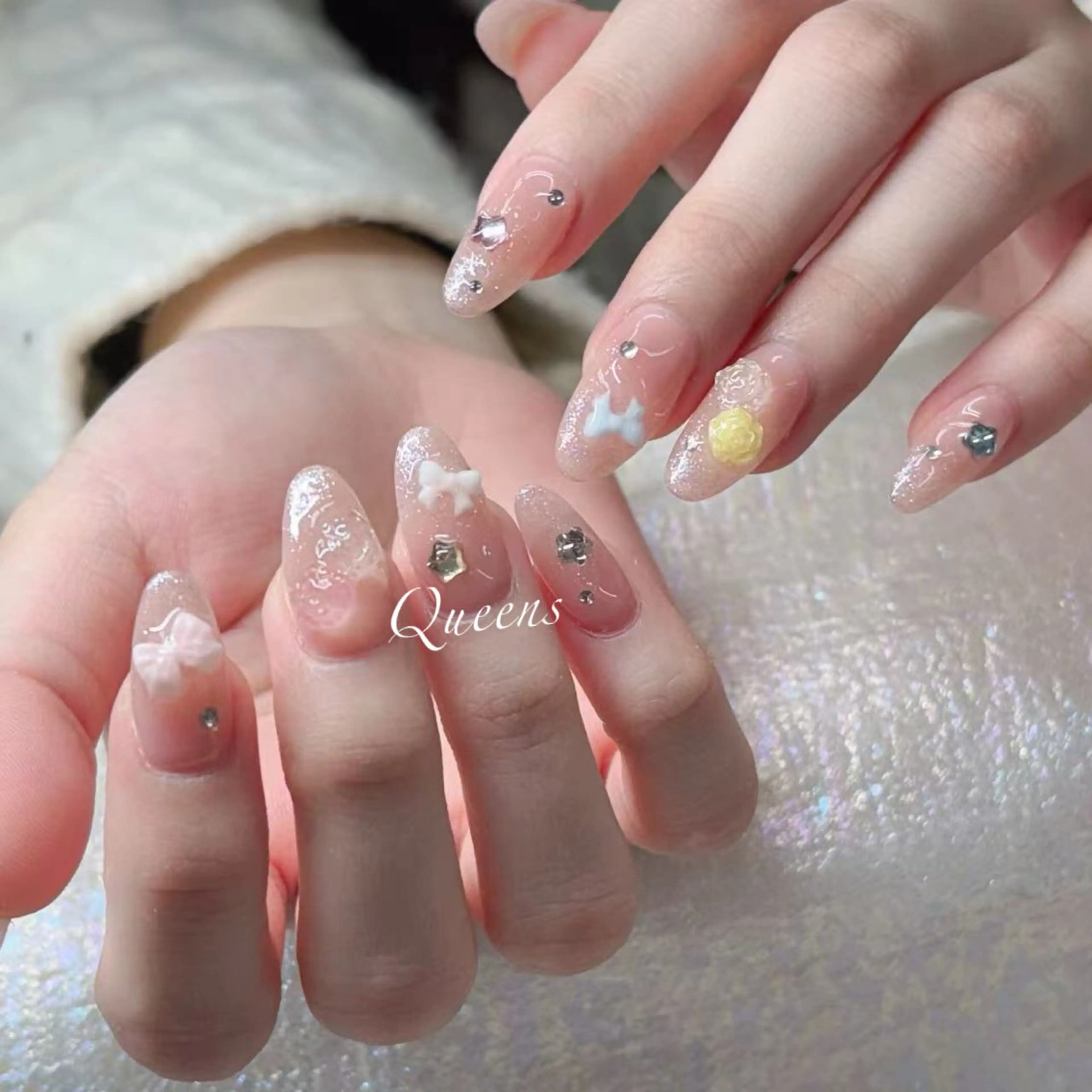 ネイル ハンドネイル Queens テイのネイルデザイン