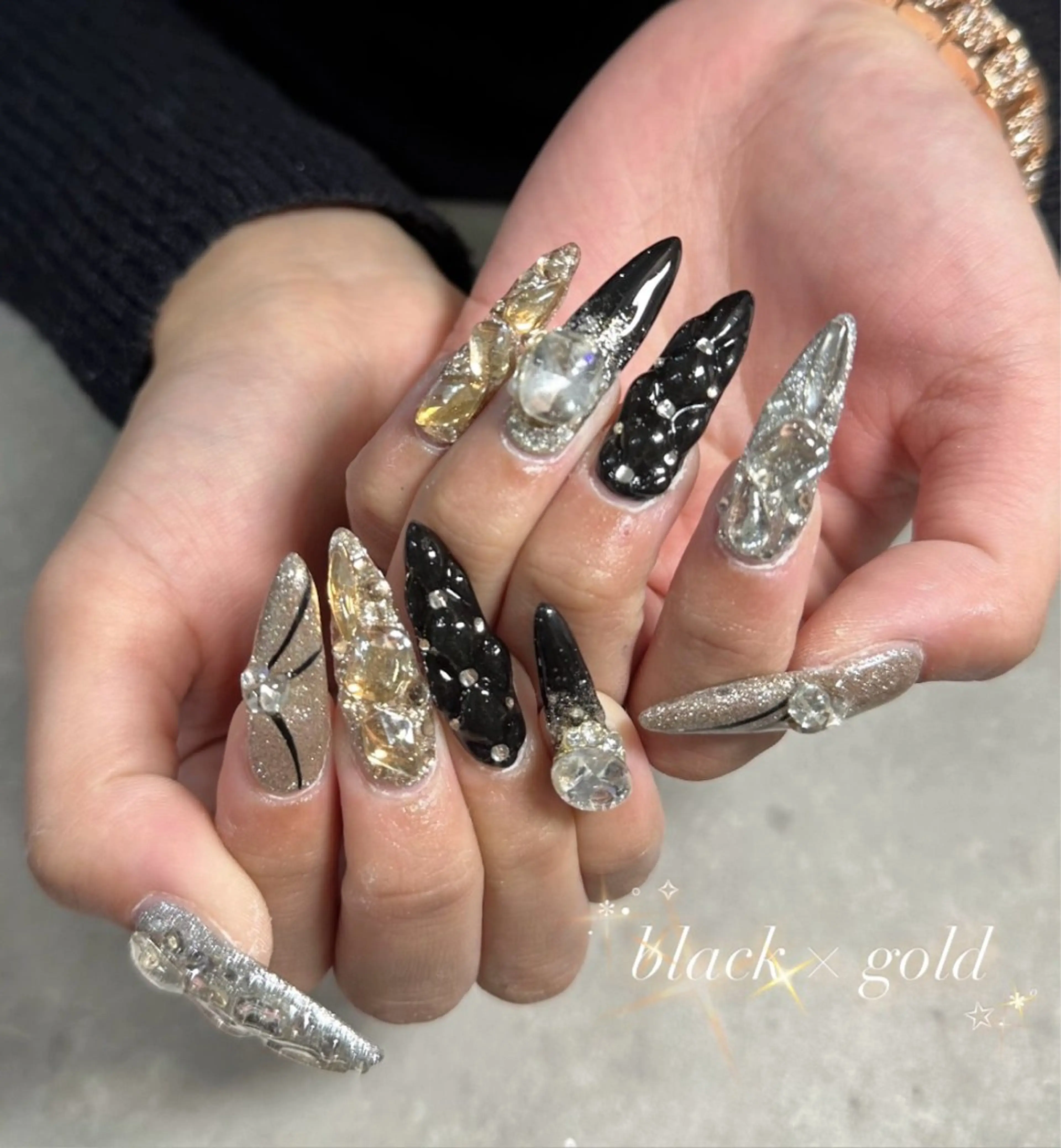 ネイル ハンドネイル LAVISH nanamiのネイルデザイン