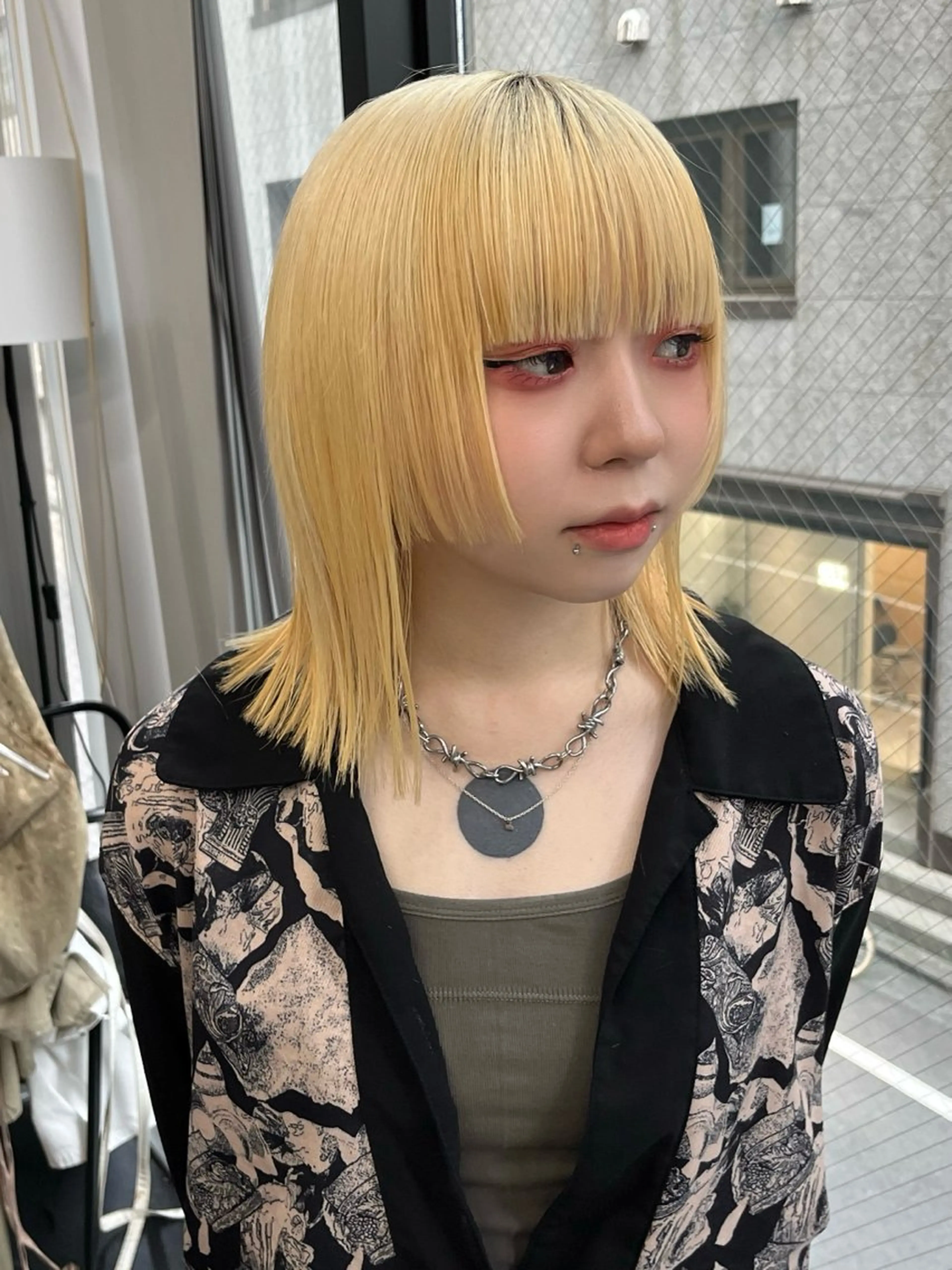 セミロング ヘアカラー トリートメント イツク ⚡️ ルーツ/ハイトーンのヘアスタイル