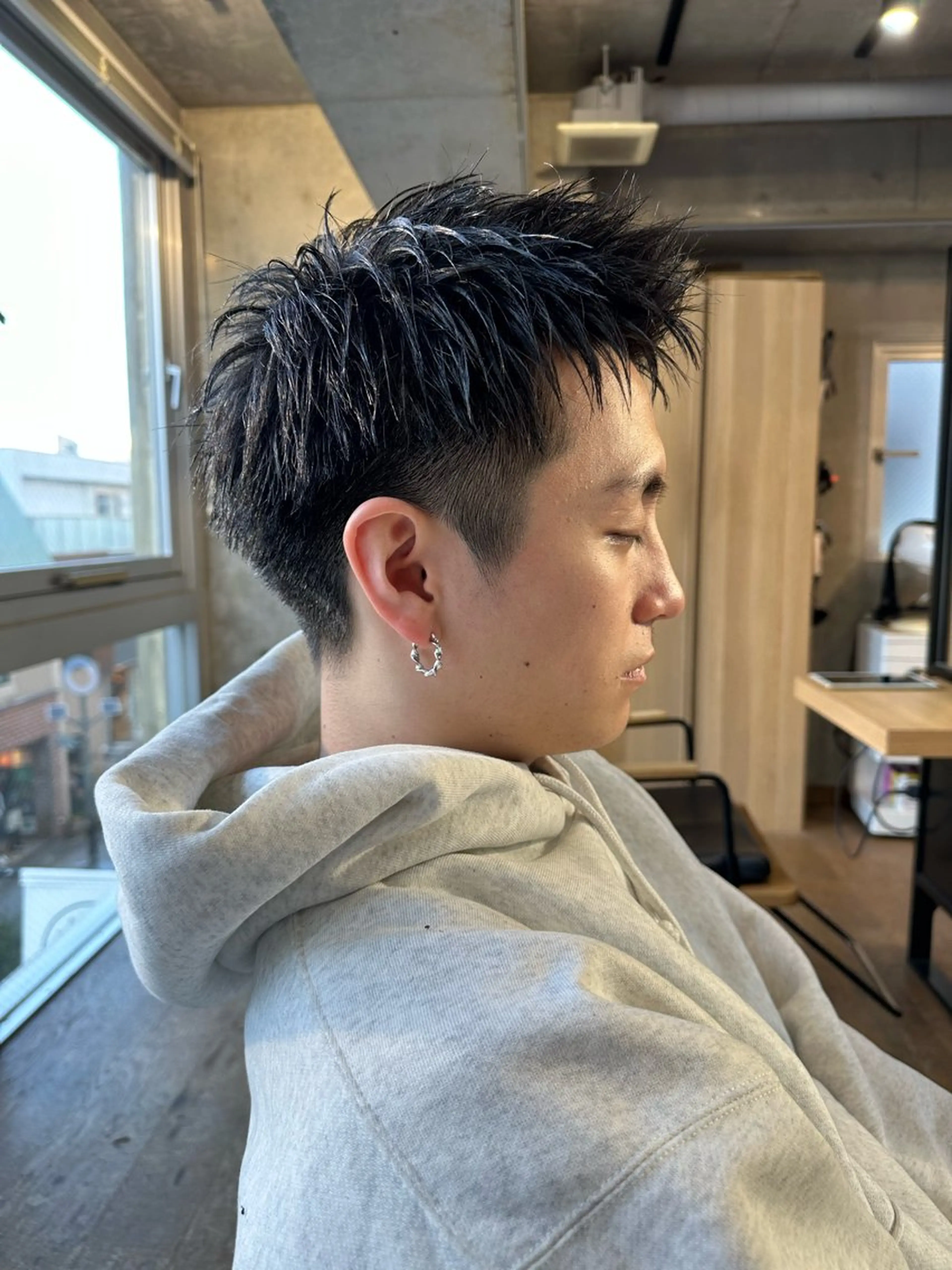 メンズ メンズブリーチ メンズハイトーン メンズインナーカラー メンズ韓国風 メンズウルフカット DAIKIベージュ 🍂レイヤーカットのヘアスタイル