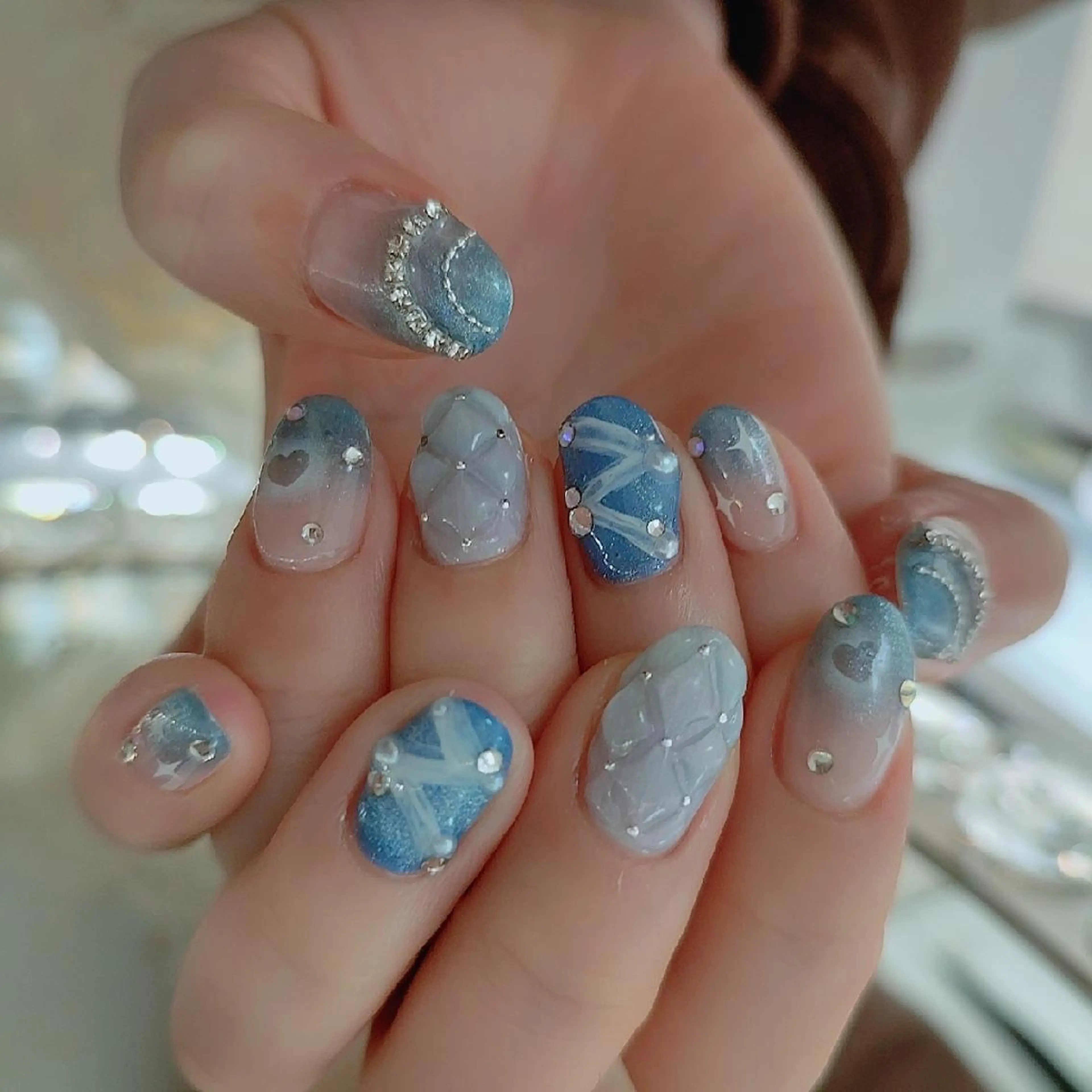 ネイル ハンドネイル RUNWAY 　　の眉毛・アイブロウイメージ