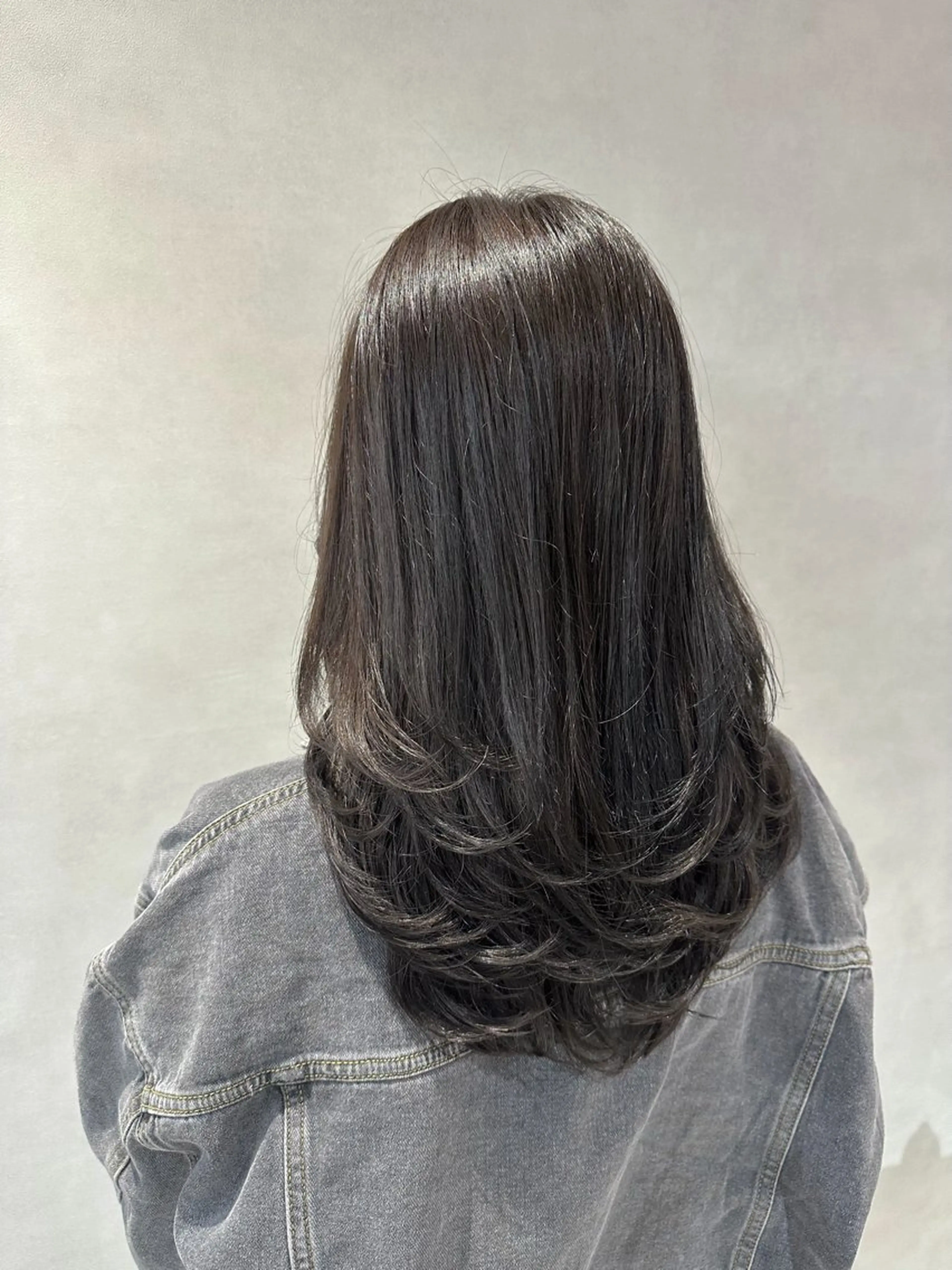 セミロング 顔まわりレイヤー 顔周りカット 韓国風ヘア レイヤーカット 似合わせカット 大人レイヤー& 透明感カラー💄のヘアスタイル