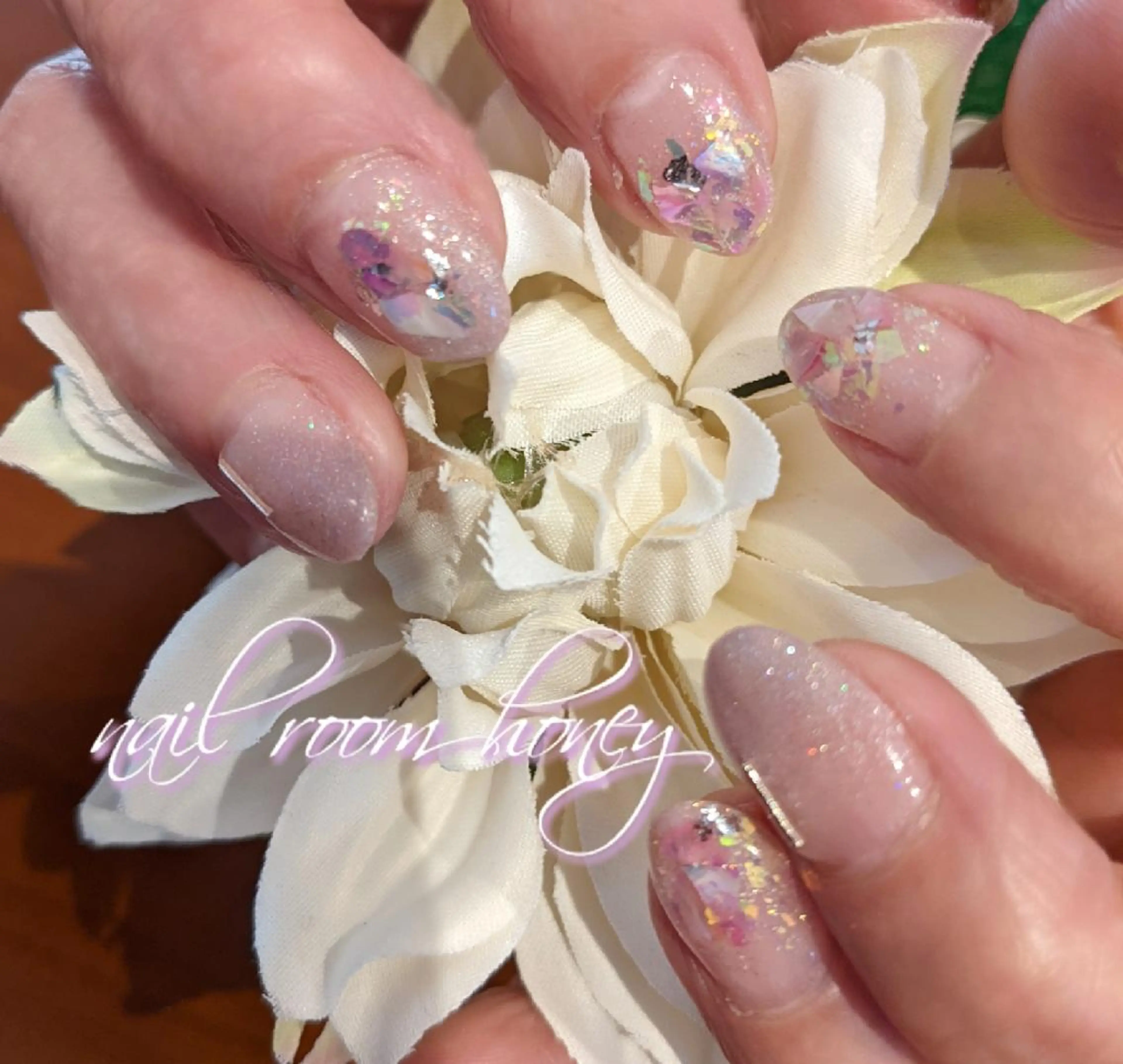ミディアム ハンドネイル nail room  honeyのネイルデザイン