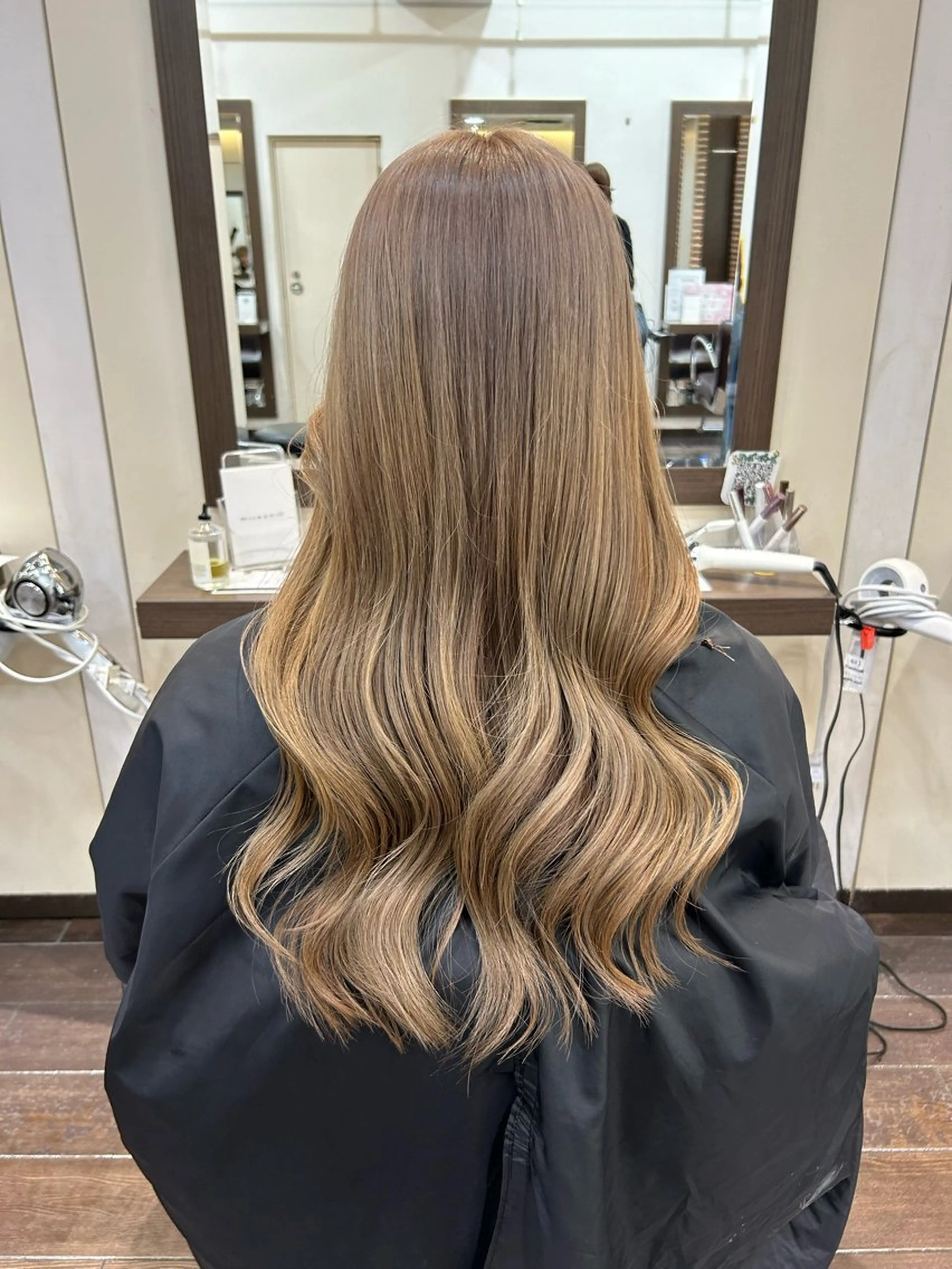 ロング カラー ベージュカラー ブリーチ ケアブリーチ ダブルカラー イヤリングカラー メンズ特化/マツエク AYAKA🌙のヘアスタイル