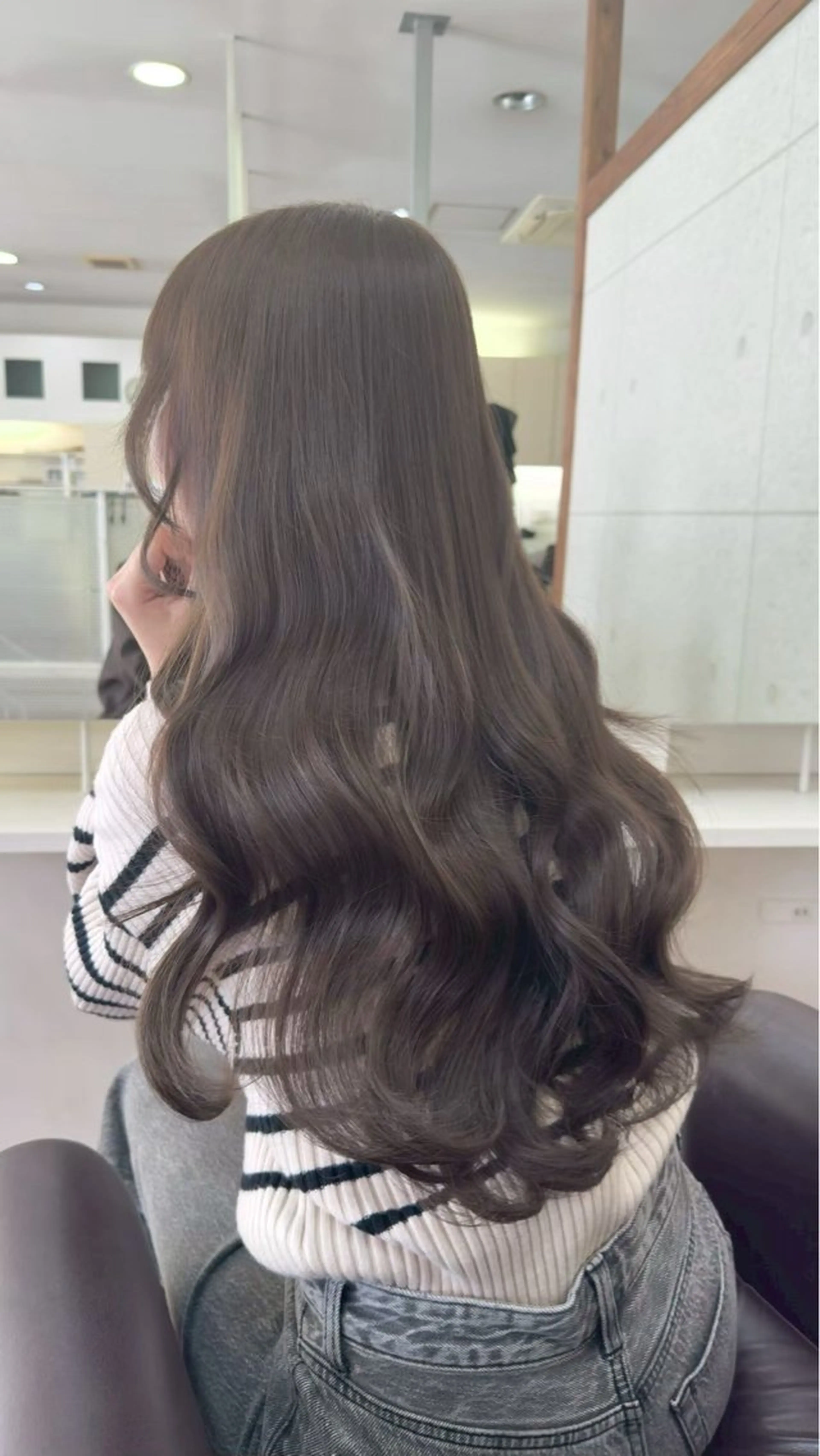 カラー Hip's eyes meiのヘアスタイル