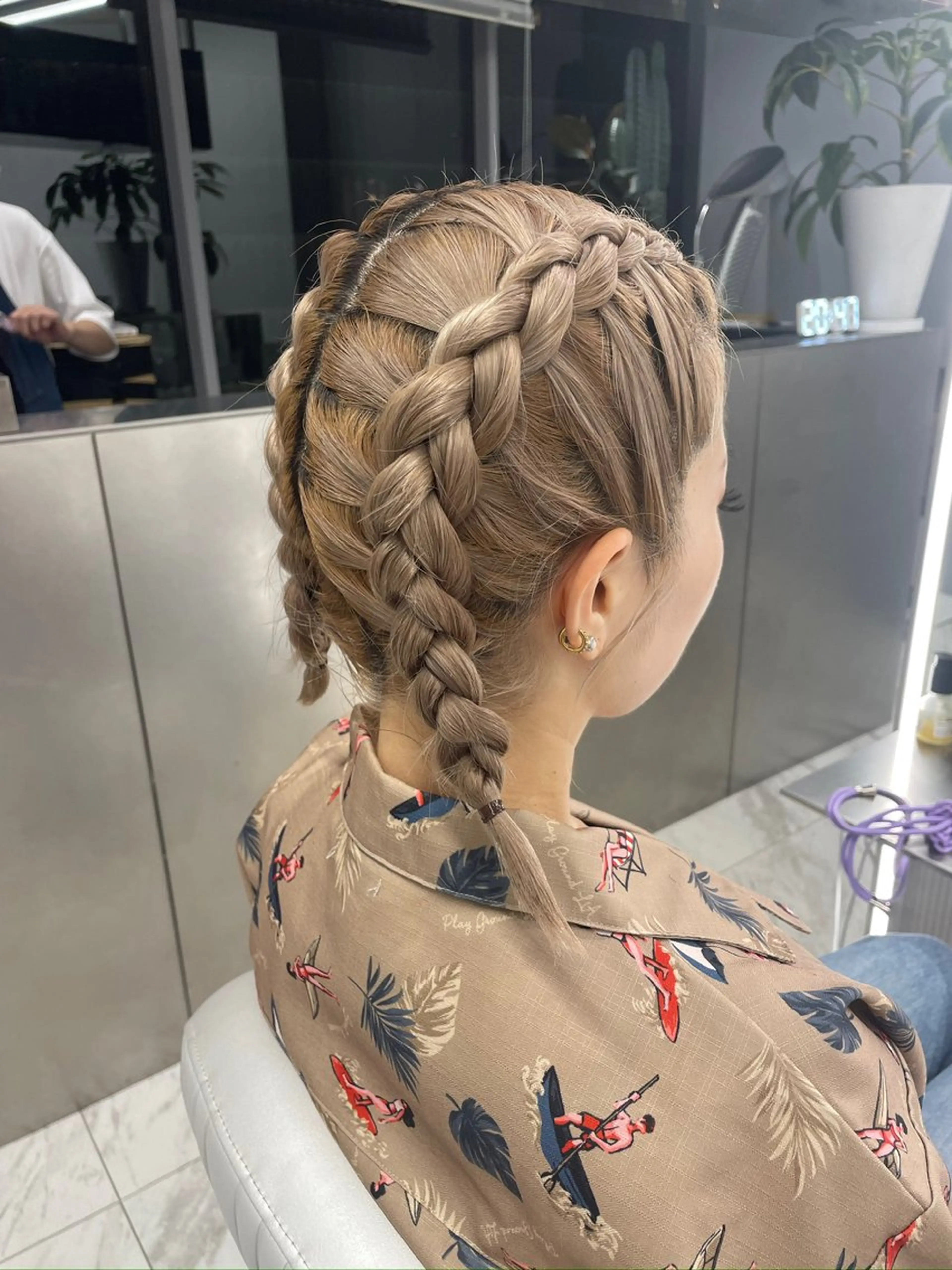 ミディアム ヘアアレンジ 菜々🫧新宿 透明感ケアブリーチのヘアスタイル