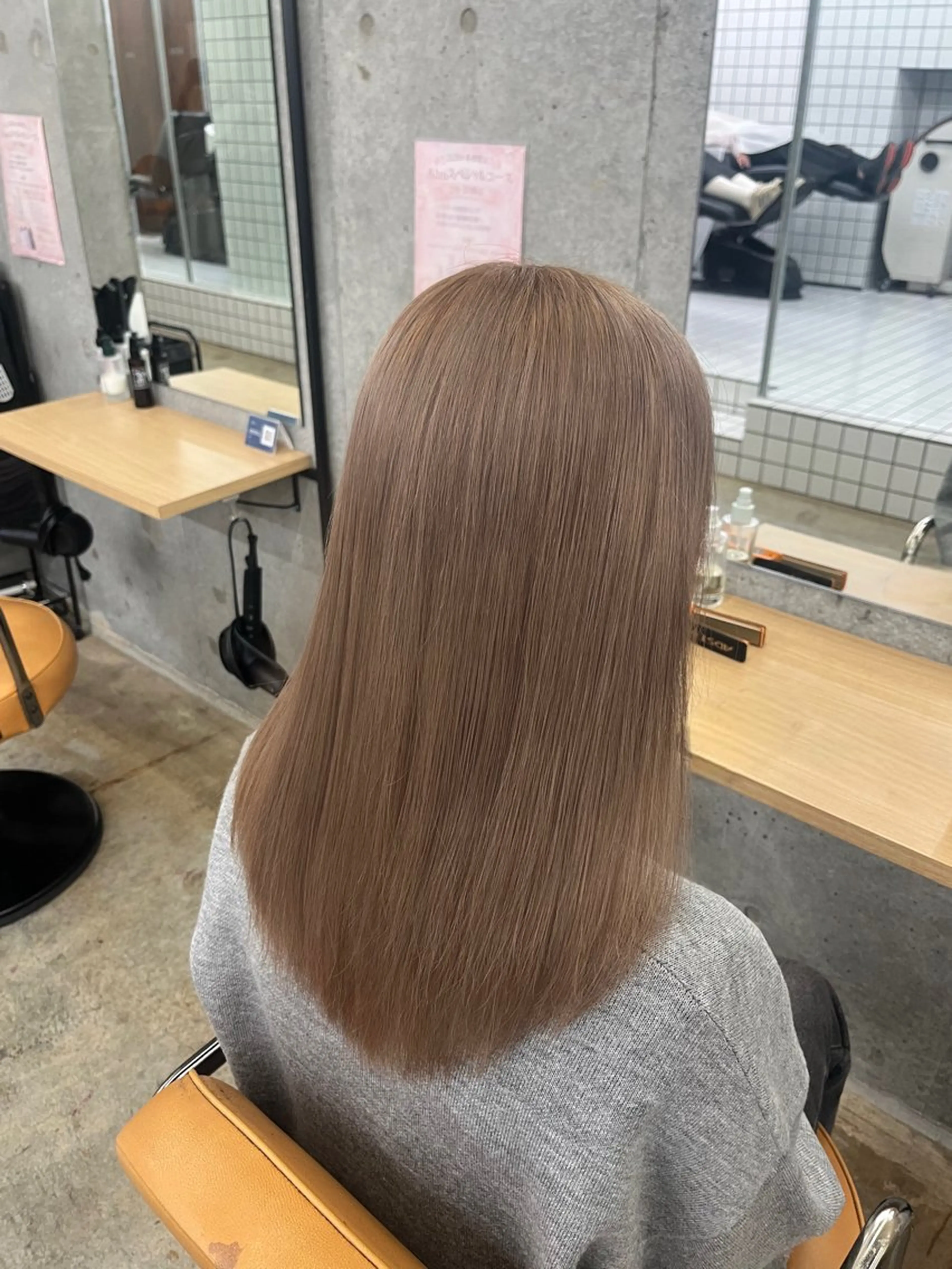 カラー ヘアカラー トリートメント ブリーチカラー×艶 🍨mihoのヘアスタイル