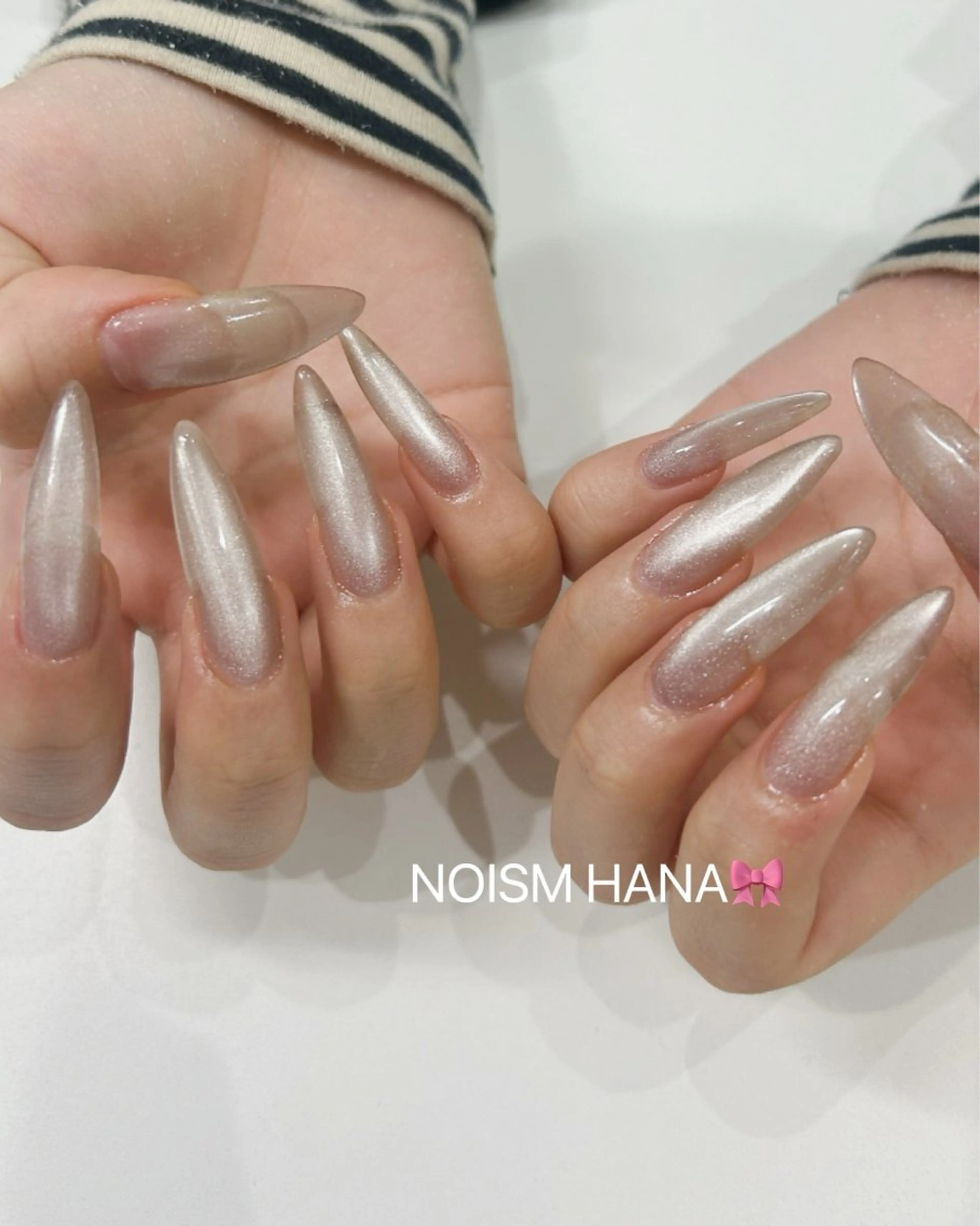 ネイル グラデーション キラキラネイル 韓国ネイル マグネットネイル ニュアンスネイル ハンドネイル 🎀大人nail /NOISMはな🎀のネイルデザイン