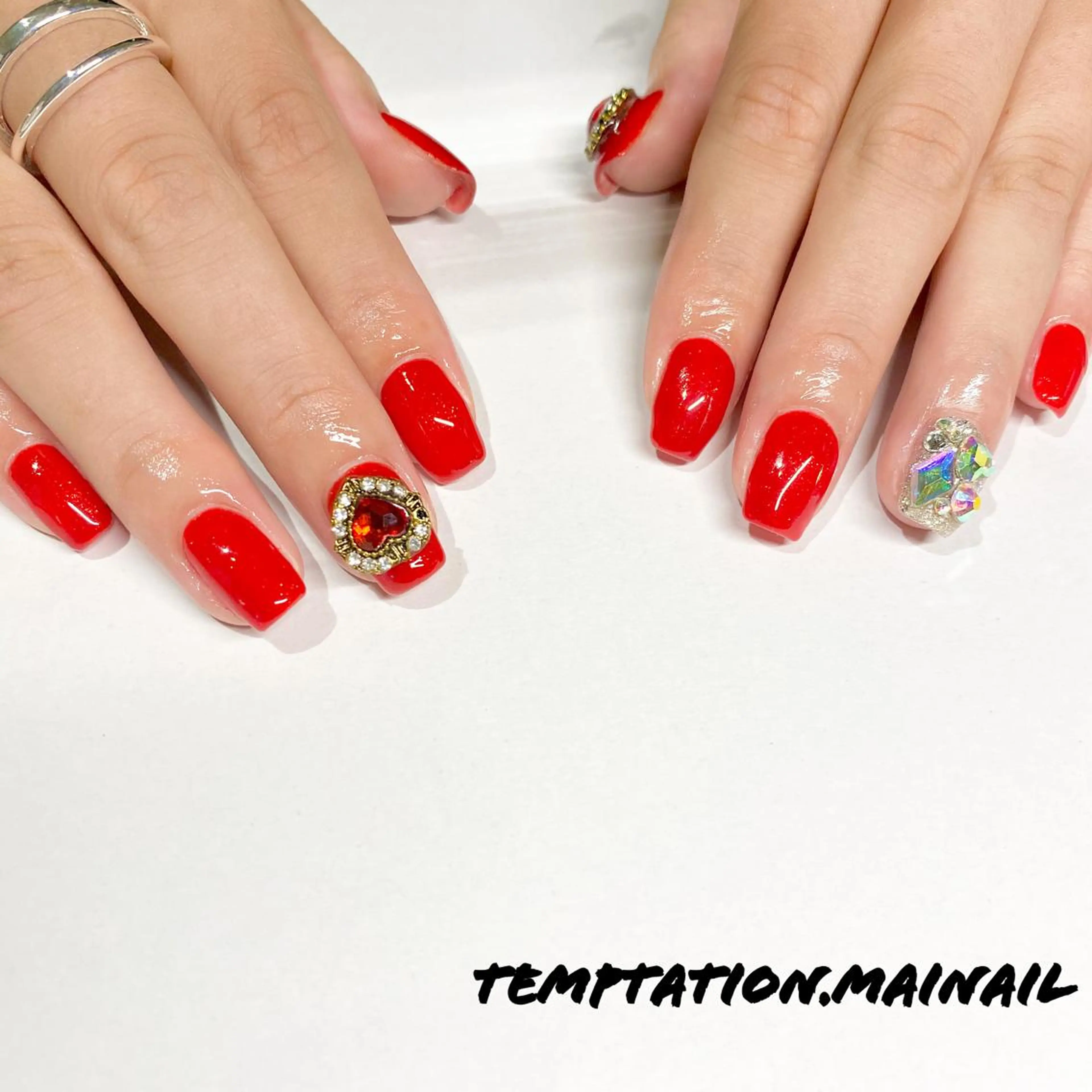 ネイル Temptation mainailのネイルデザイン