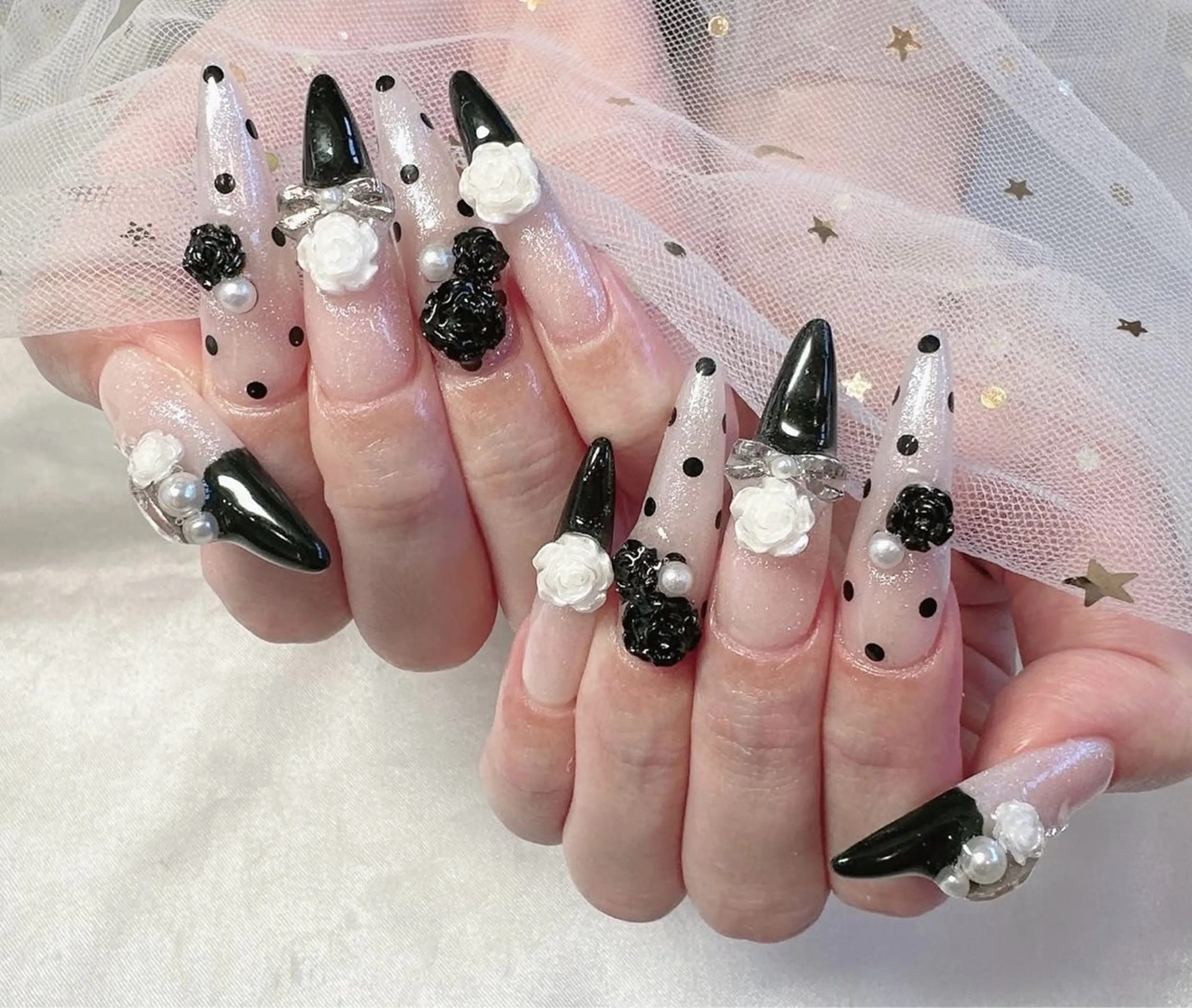 ネイル グラデーション キラキラネイル ワンカラーネイル 冬ネイル Jenn Nail Salonのネイルデザイン
