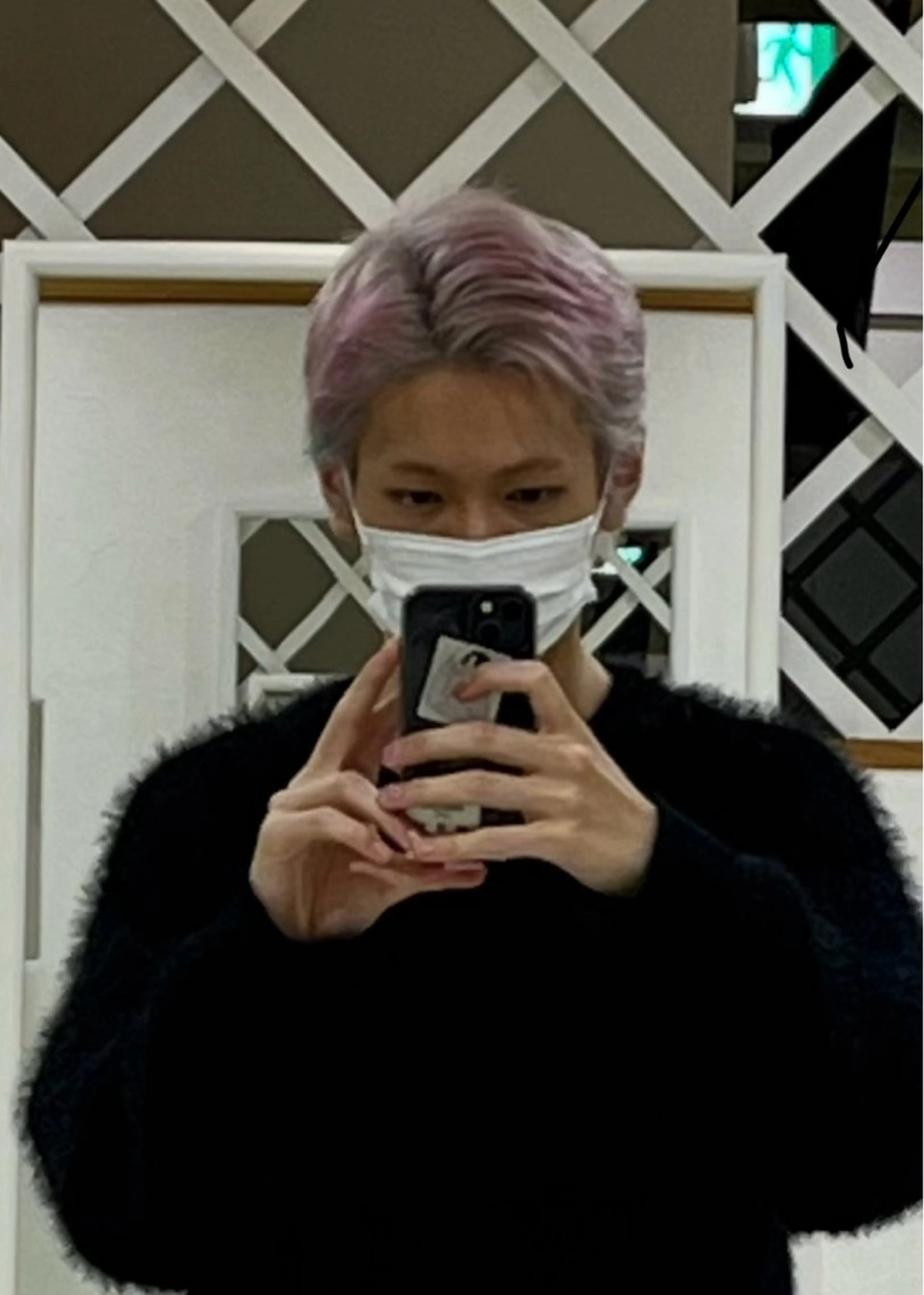 ショート カラー メンズ アップバング ラベンダーカラー シルバー 上𦚰 慶のヘアスタイル