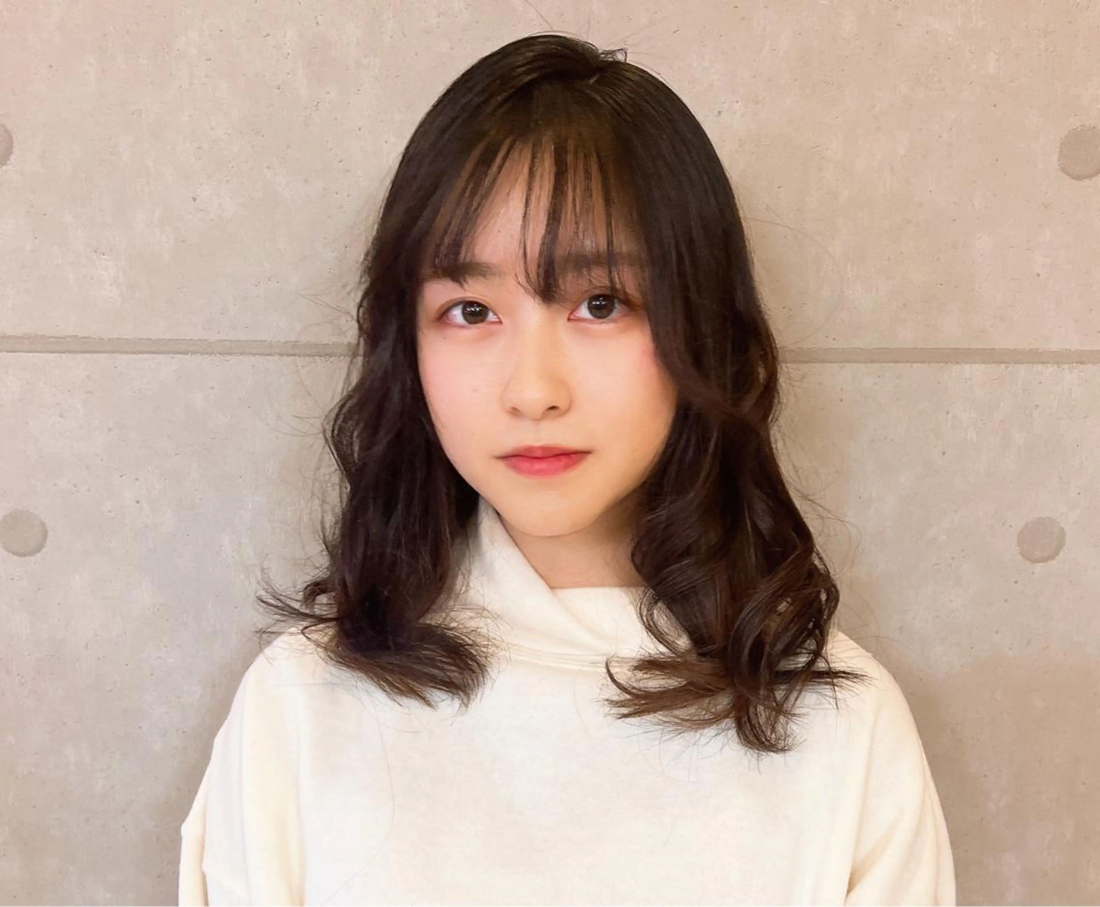 セミロング カラー パーマ セミロングパーマ 髪質改善 ヘアカラー トリートメント 艶髪専門美容師🏄 kazuレスlessのヘアスタイル