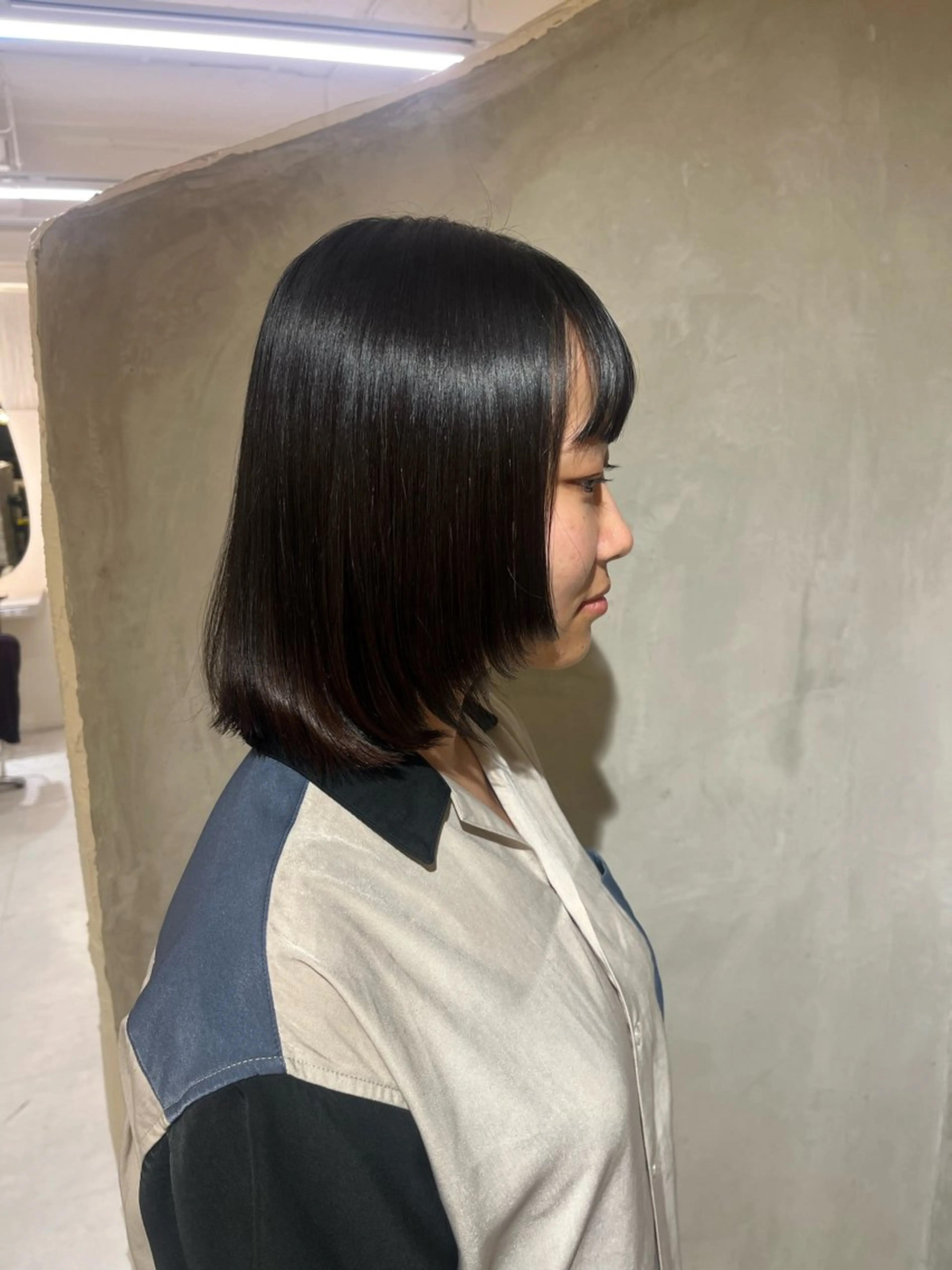 ミディアム 顔まわりレイヤー レイヤーカット カット 切りっぱなしボブ/ 艶カラー/綾莉のヘアスタイル