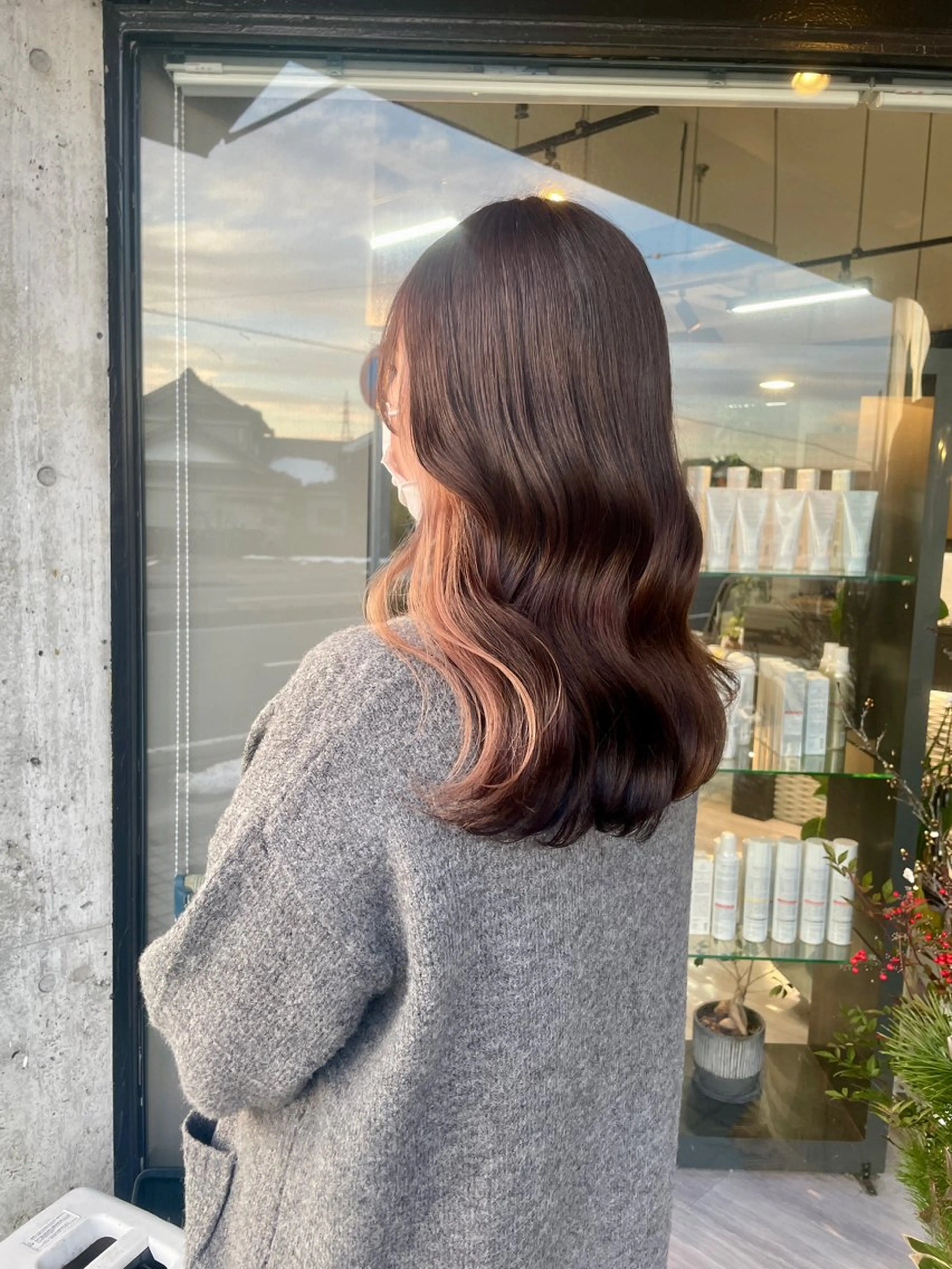ミディアム カラー マキノ キョウカのヘアスタイル