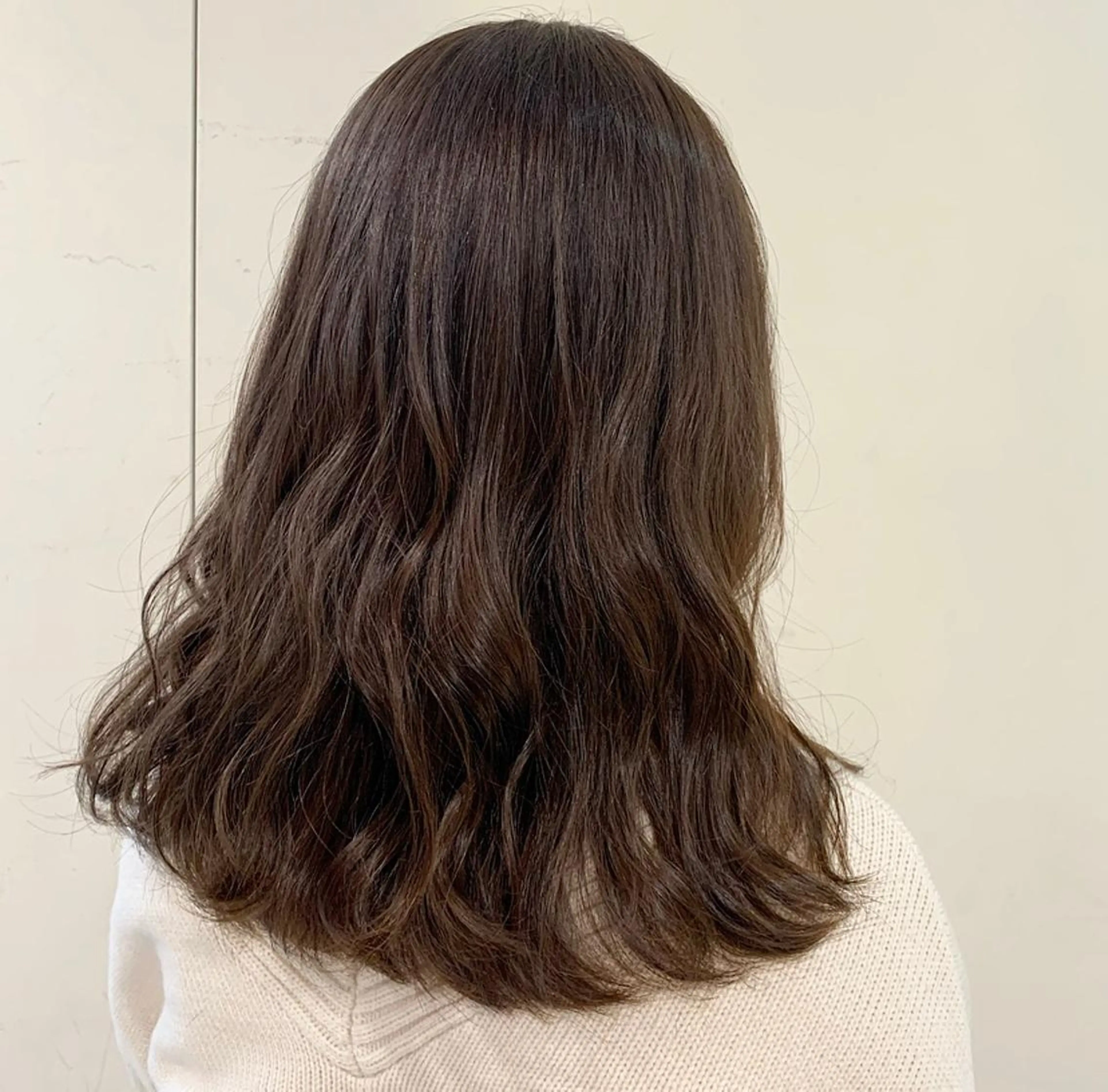 カラー 山口 莉奈のヘアスタイル