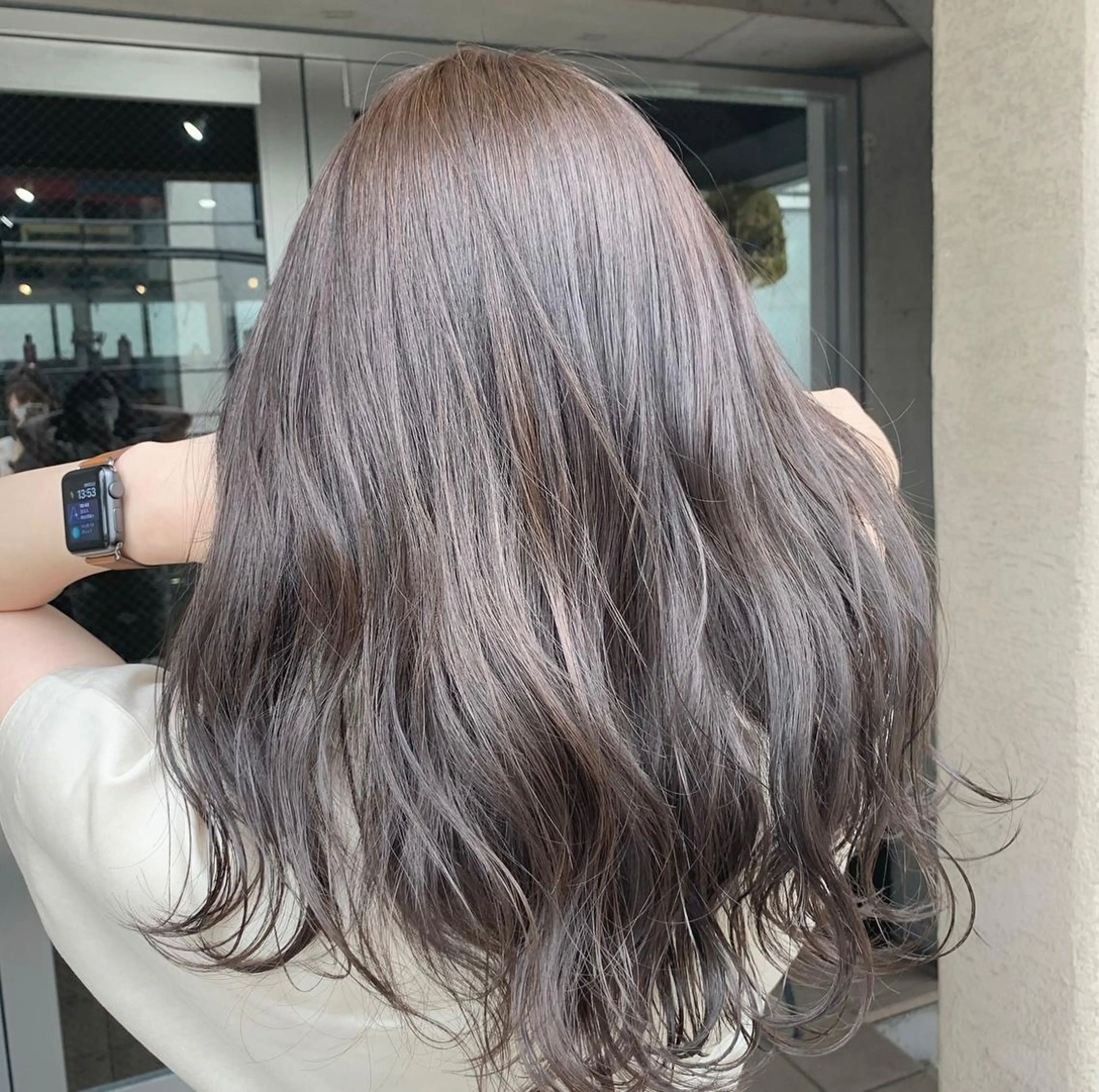 ロング カラー アッシュ ベージュカラー ブリーチ 透明感カラー グレージュ ヘアカラー トリートメント ミルクティーベージュ ブリーチ　店長　清水のヘアスタイル