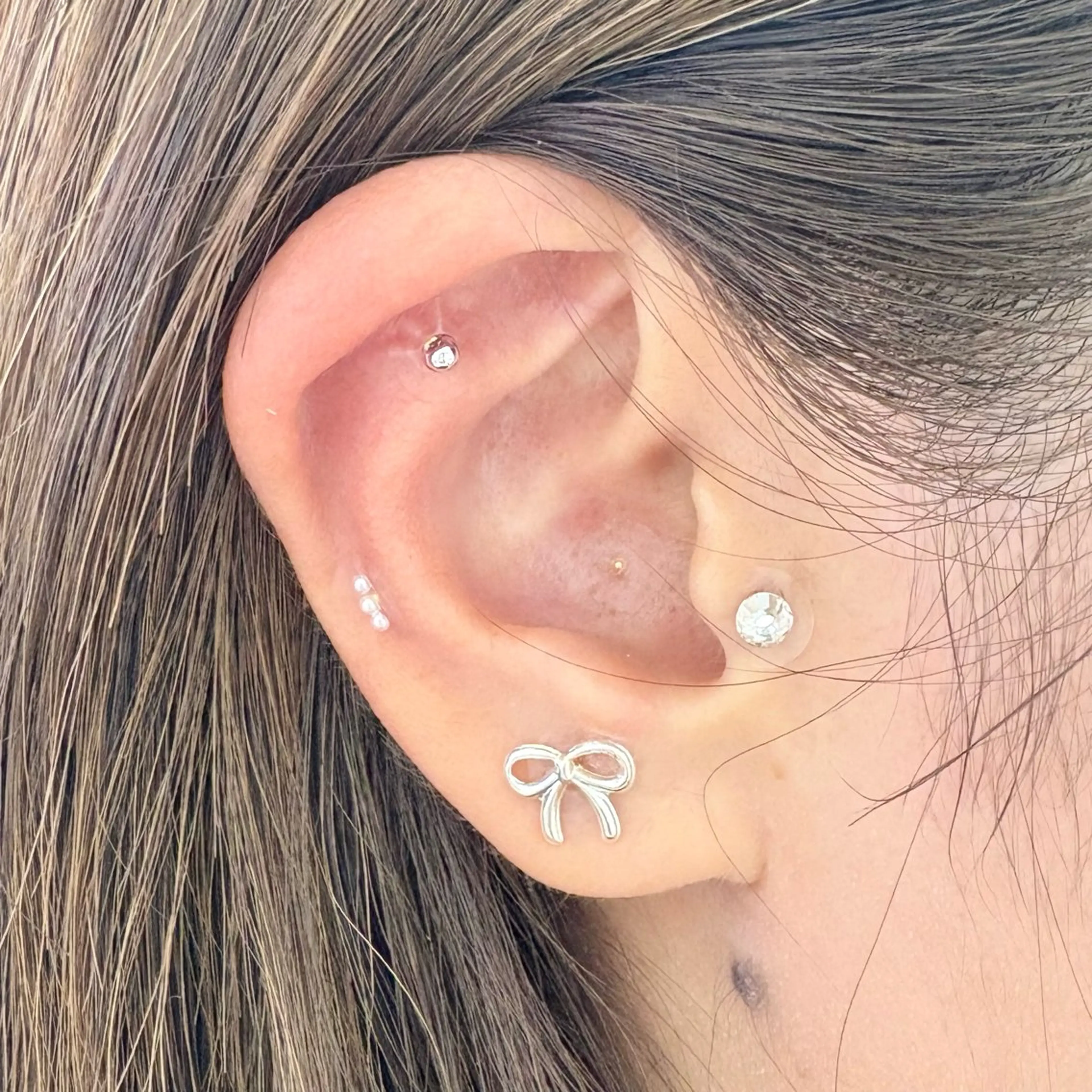 White/マツエク /まつパ/耳つぼのマツエク・マツパデザイン