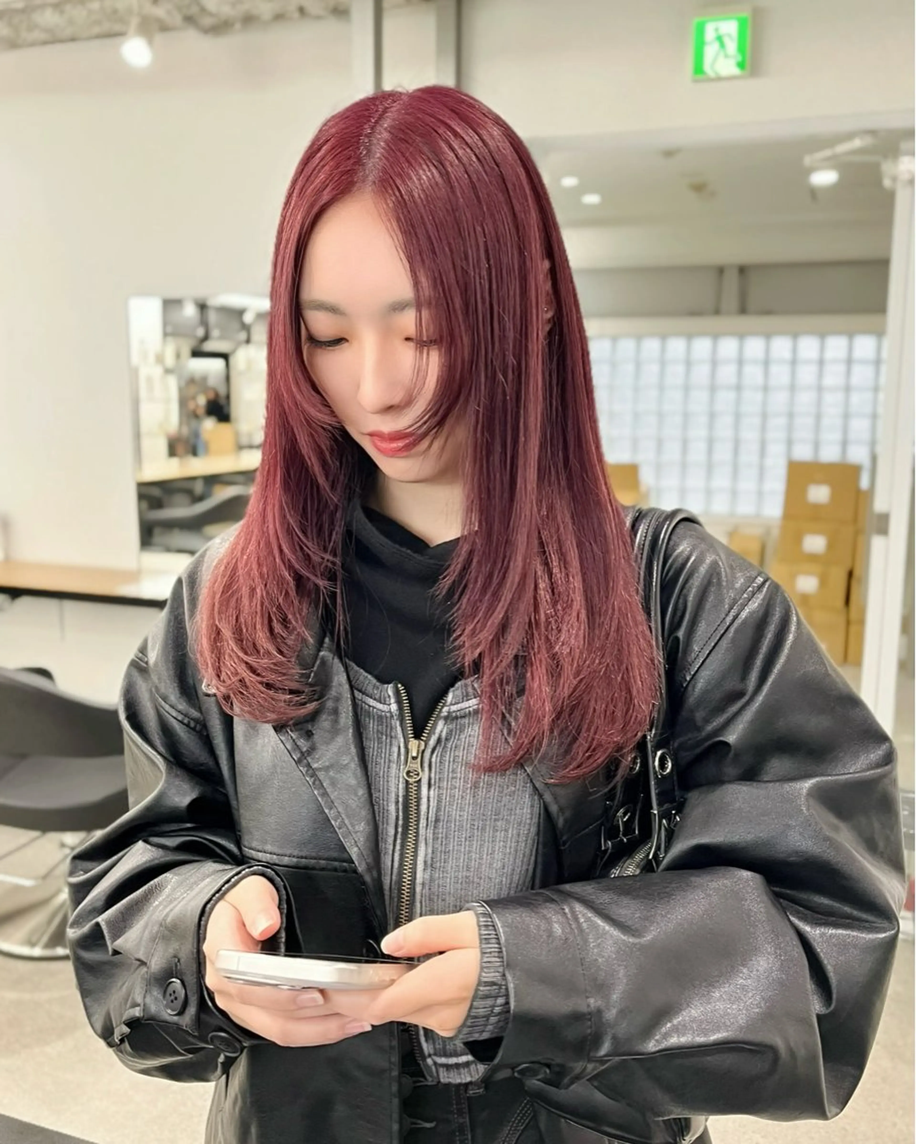 ロング カラー レッドカラー レイヤーカット カット ヘアカラー トリートメント 縮毛矯正/ハイトーン /パーマ/せき🧸のヘアスタイル