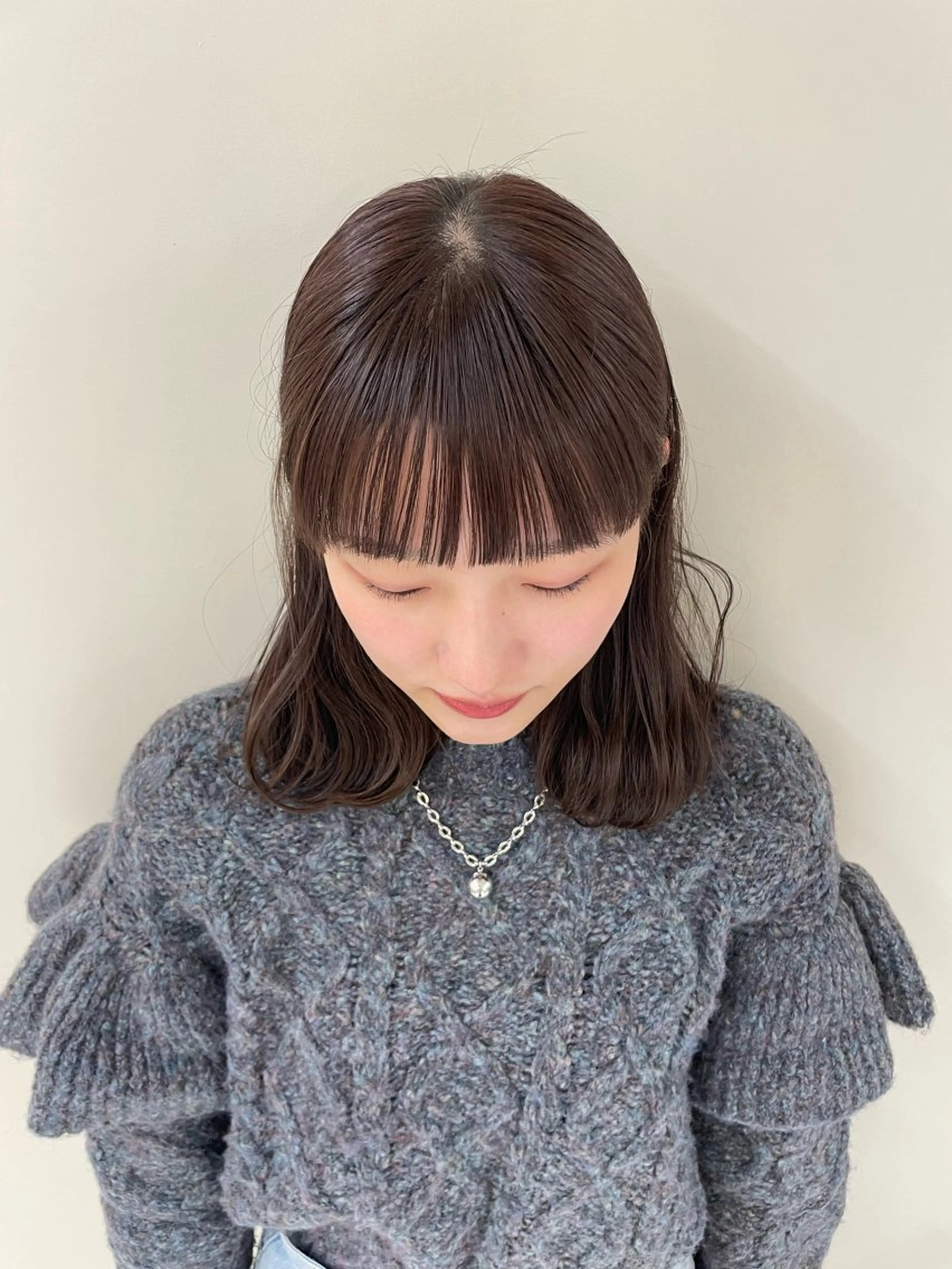 セミロング une所属・kunimi harukaのヘアスタイル