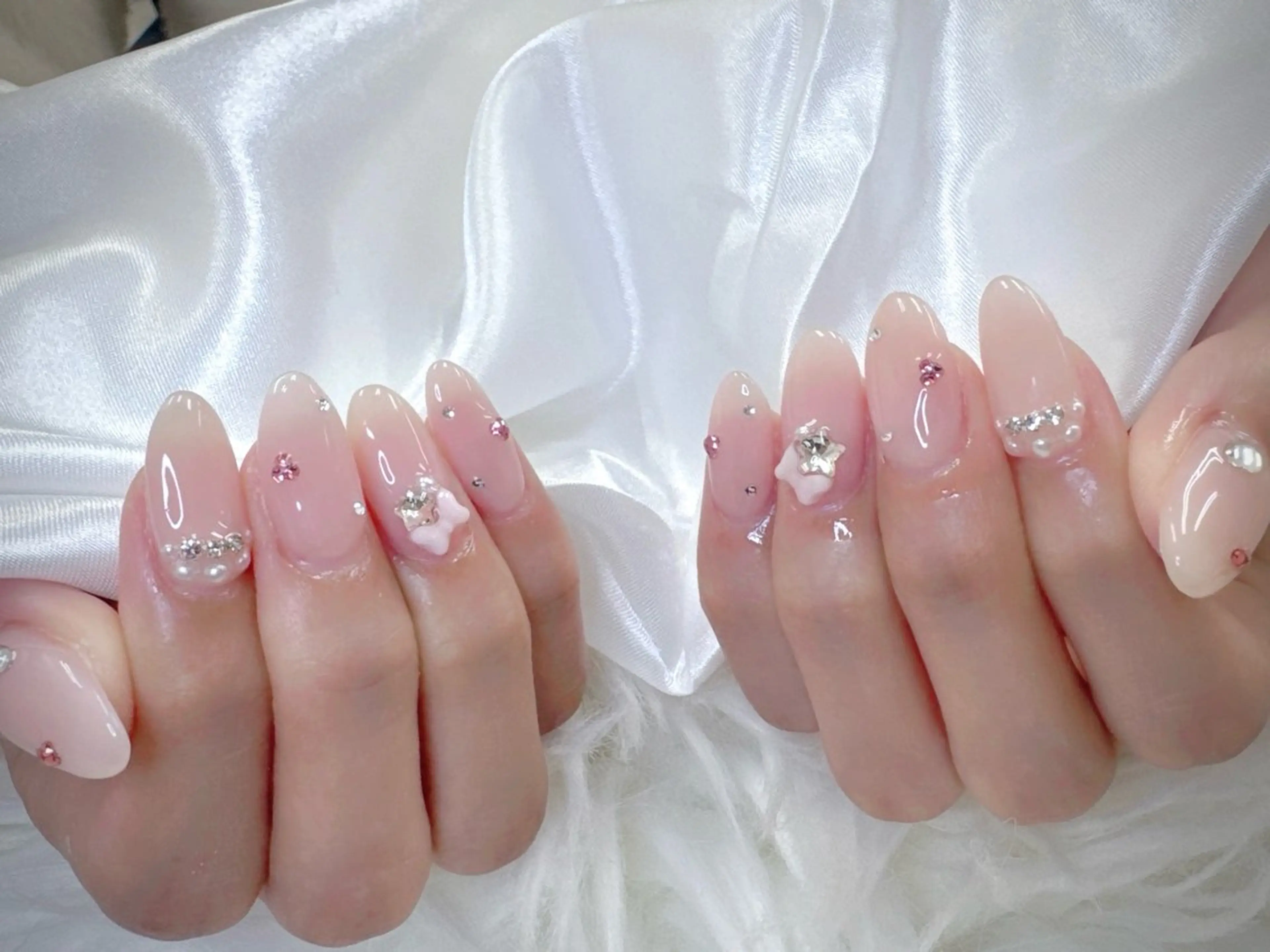 ネイル 桜ネイル フレンチネイル グラデーション 韓国ネイル マグネットネイル ハンドネイル ハンドケア Hara Nail 【パラジェル使用】のネイルデザイン