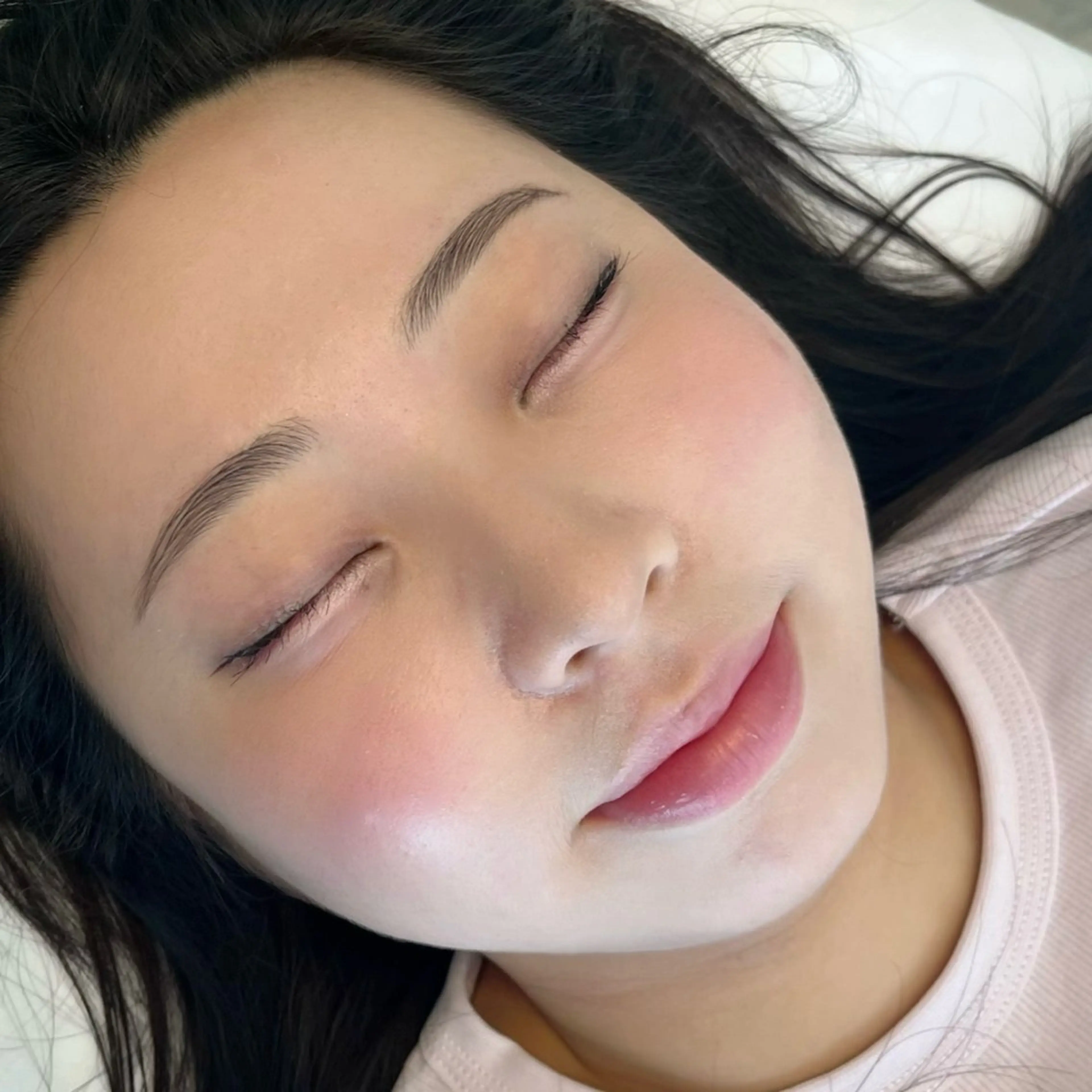 アイブロウ 眉毛ワックス脱毛 beauty salon uluの眉毛・アイブロウイメージ