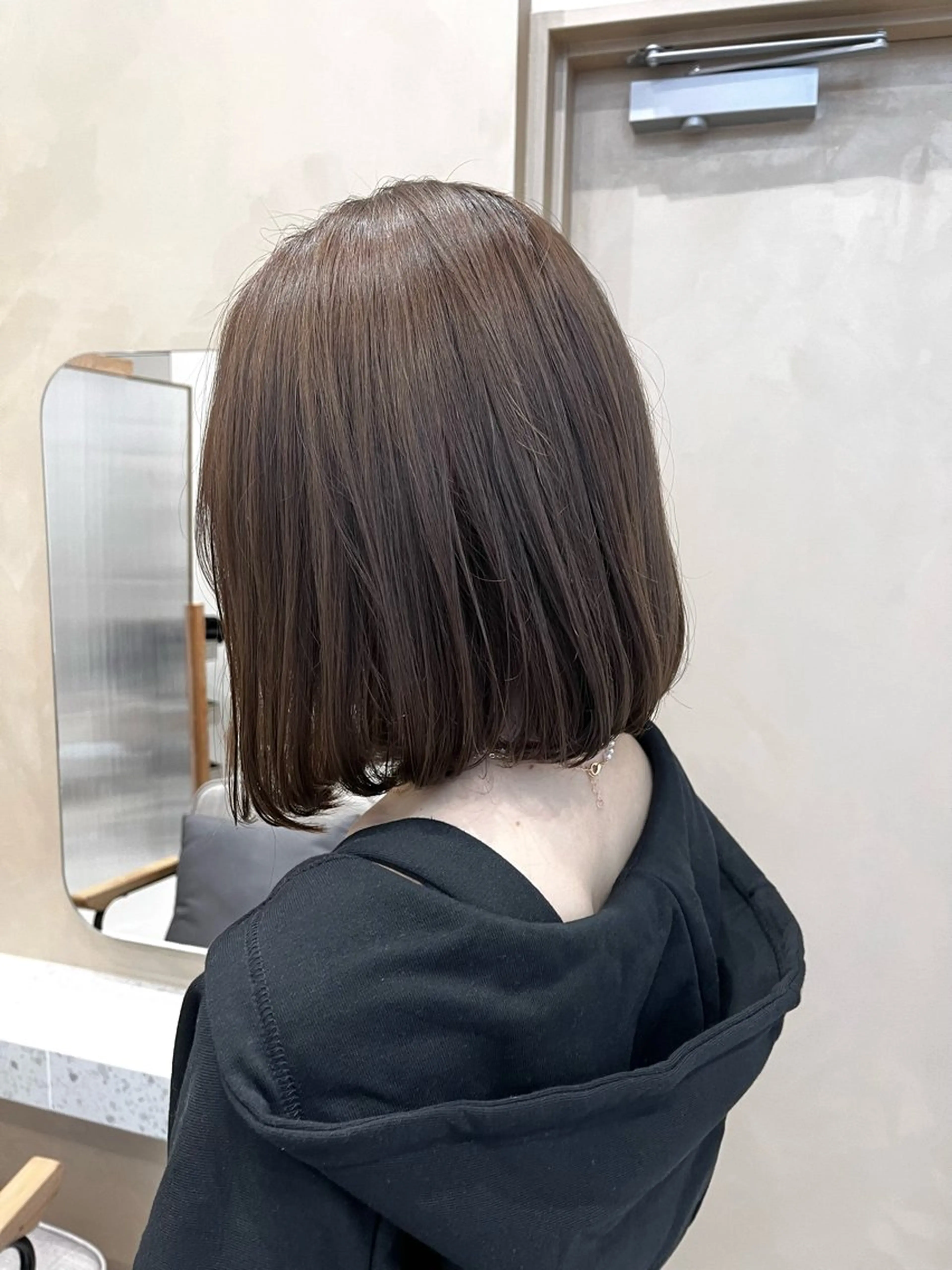 ミディアム カラー ヘアアレンジ ベージュカラー ブリーチ ブリーチなしカラー オリーブベージュ カット ヘアカラー トリートメント 🥀暖色韓国ヘア💕 保科侑花のヘアスタイル