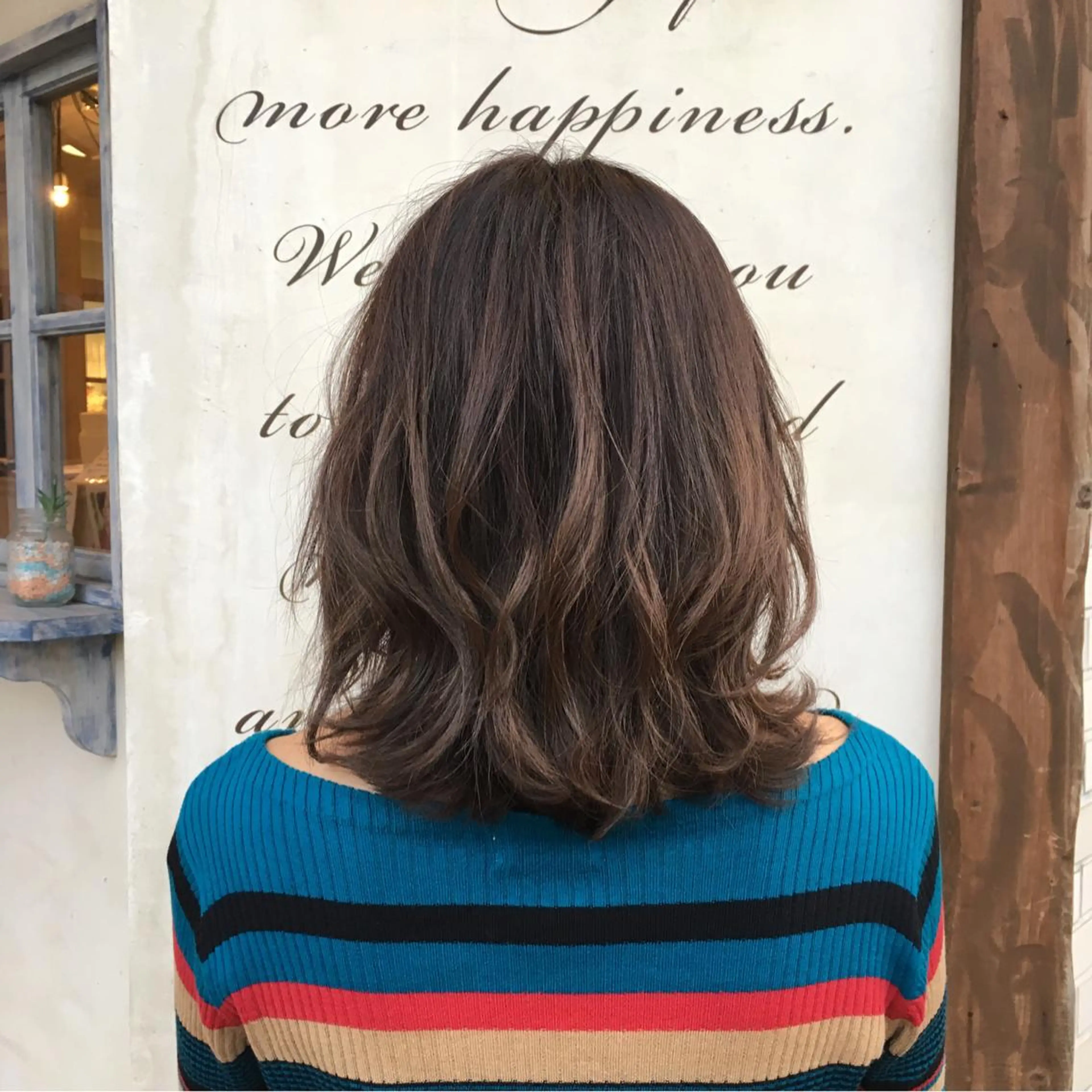 ミディアム カラー 井上 日菜乃のヘアスタイル