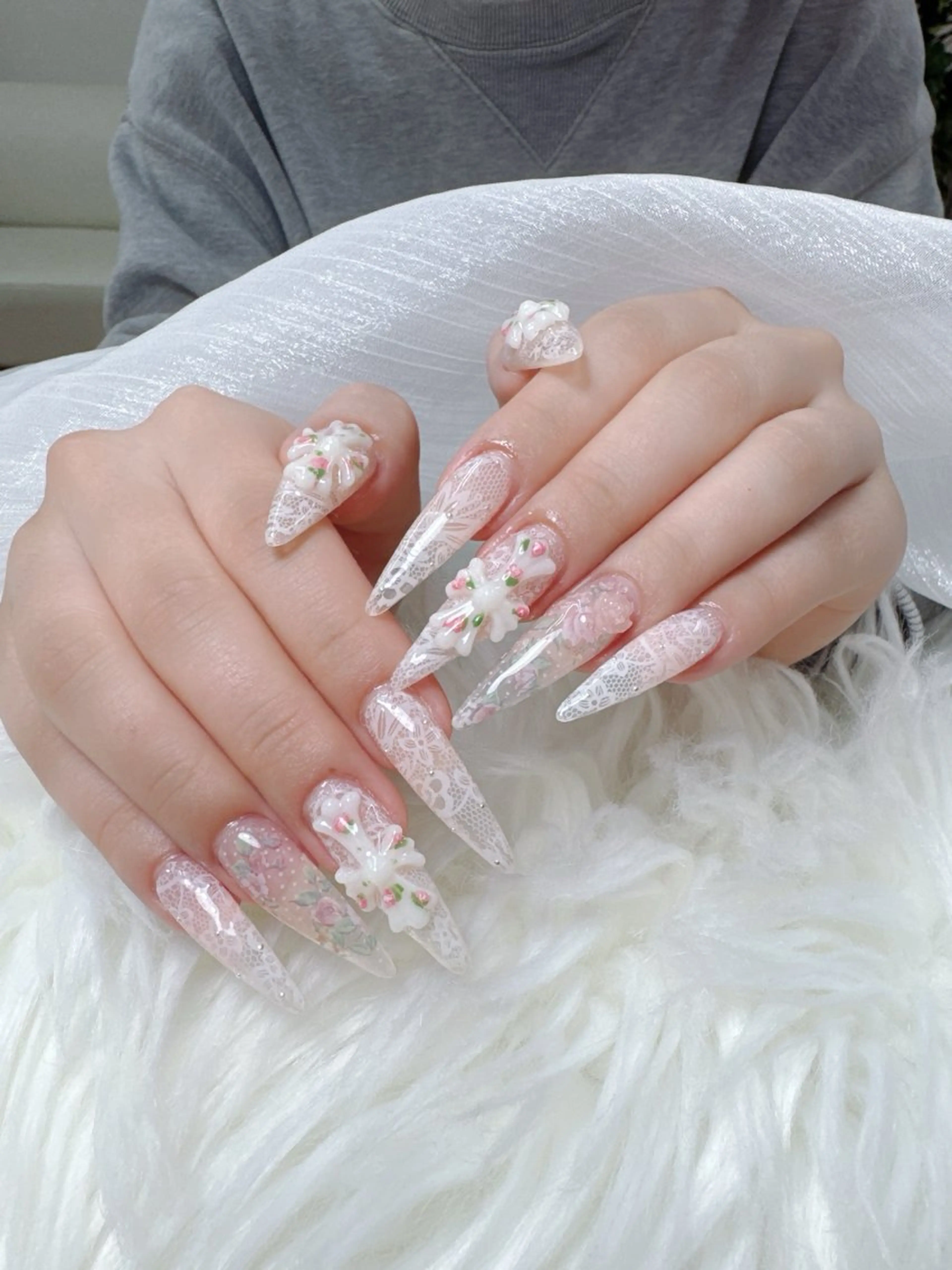 ネイル フレンチネイル グラデーション 韓国ネイル マグネットネイル ミラーネイル ハンドネイル Squen Nail 【持ち込みOK】のネイルデザイン