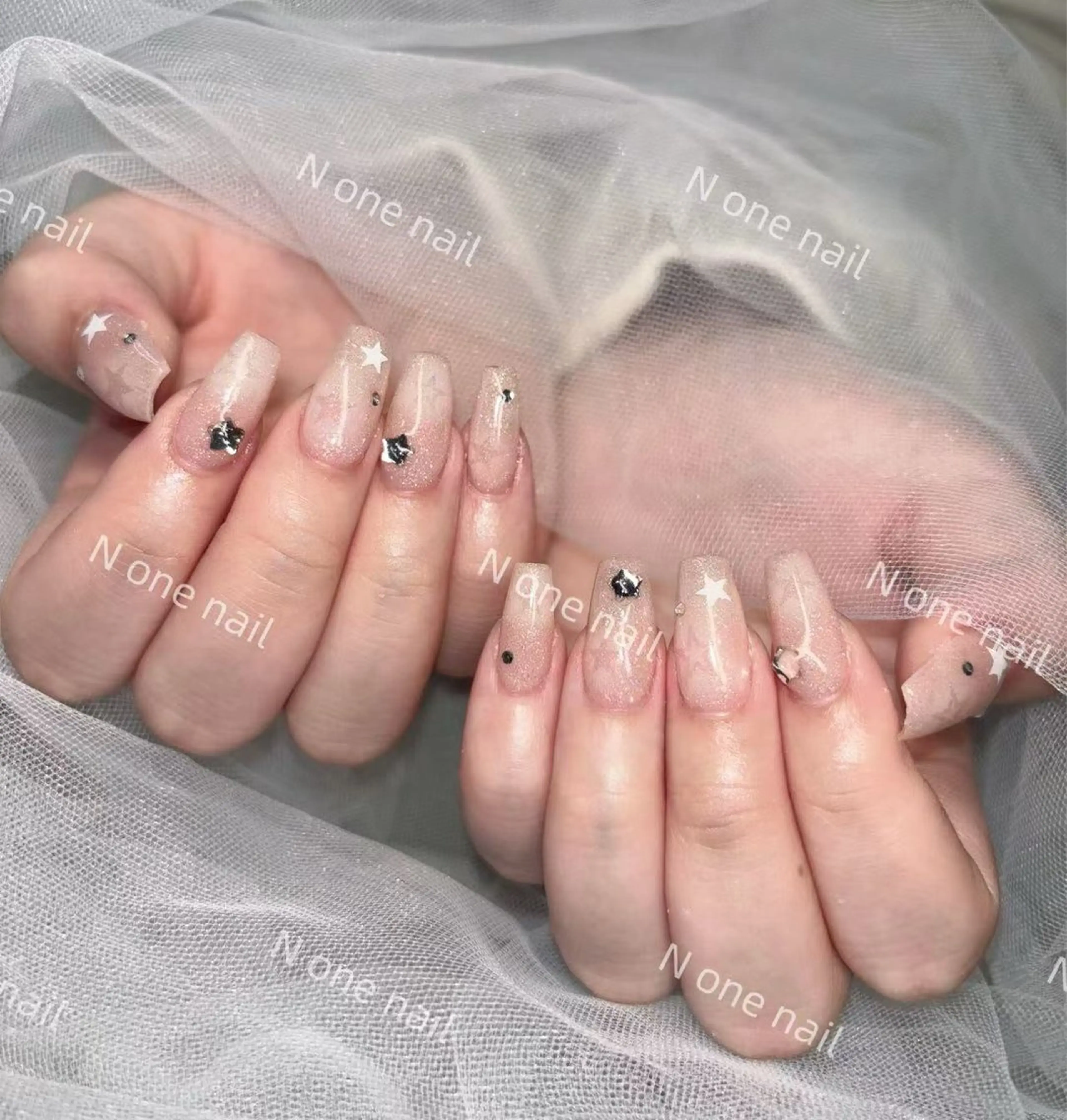 ネイル オーロラネイル フレンチネイル マグネットネイル ミラーネイル オフィスネイル N.one Miya🎀のネイルデザイン