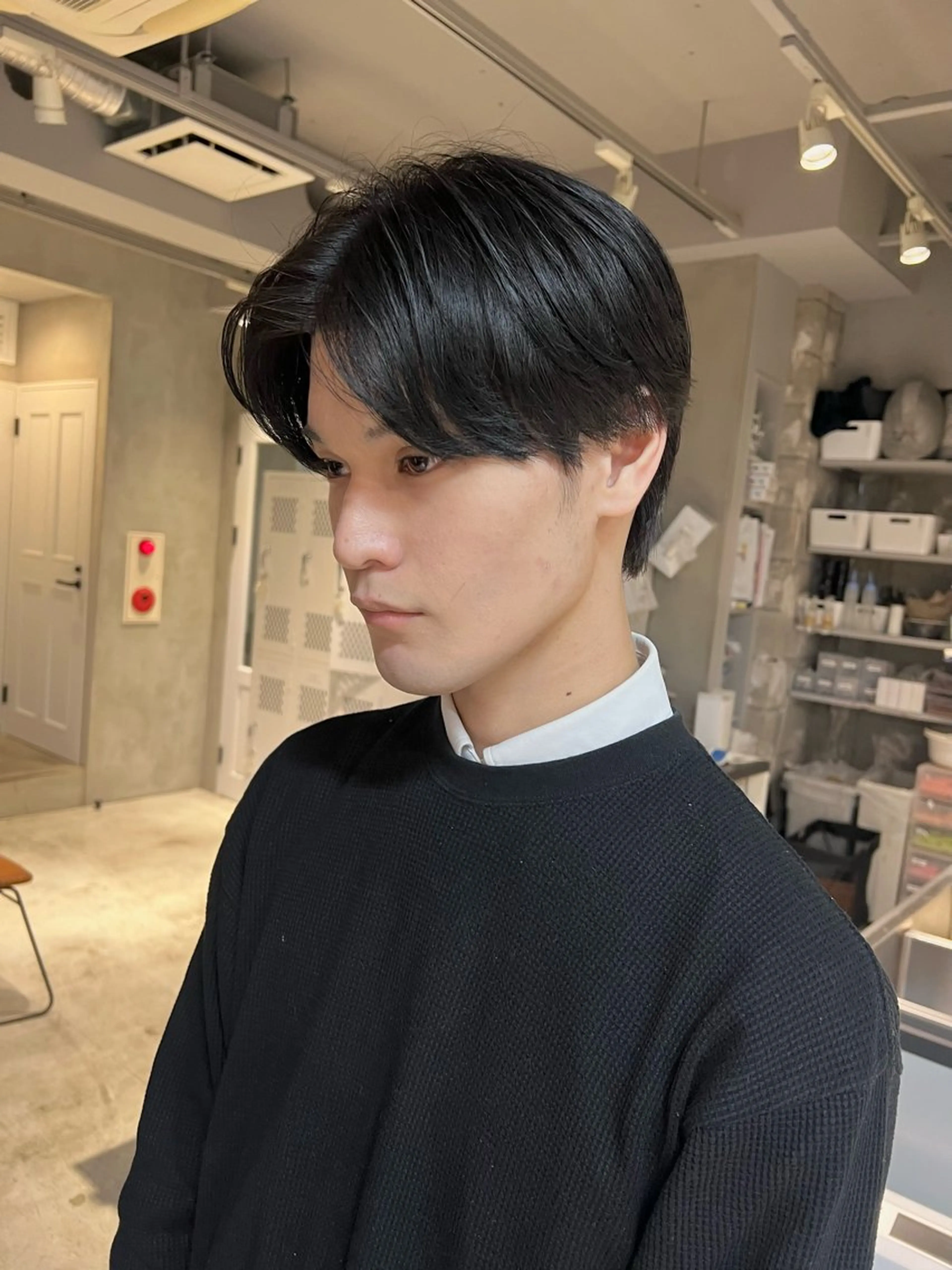 ミディアム メンズ センターパート ツーブロック 刈り上げ カット 仲井間　賢雄 fifthのヘアスタイル