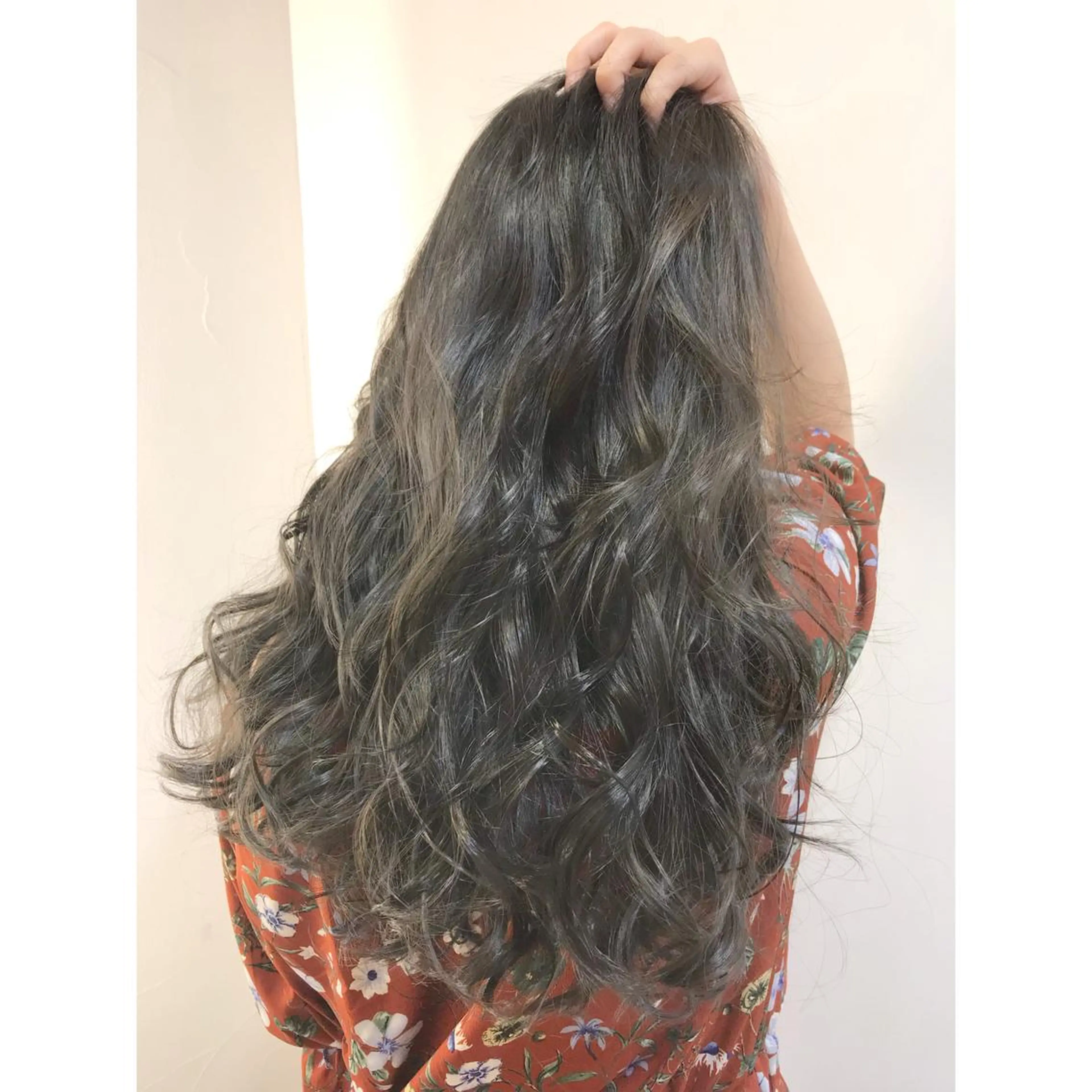 ロング カラー ヘアアレンジ シアーベージュニスト 🥣大石亜里紗のヘアスタイル