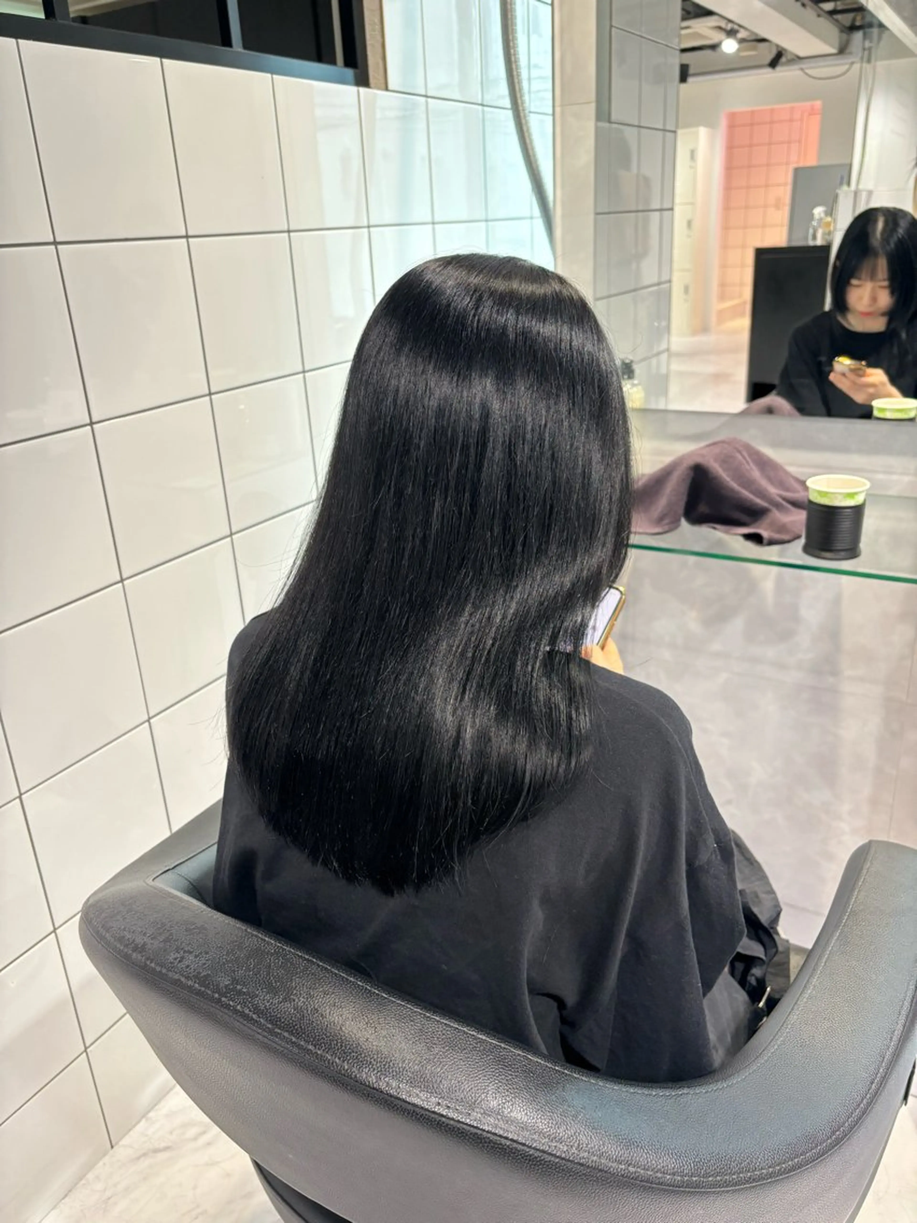 セミロング カラー 表参道♡暗髪♡ 艶カラー♡アユミのヘアスタイル