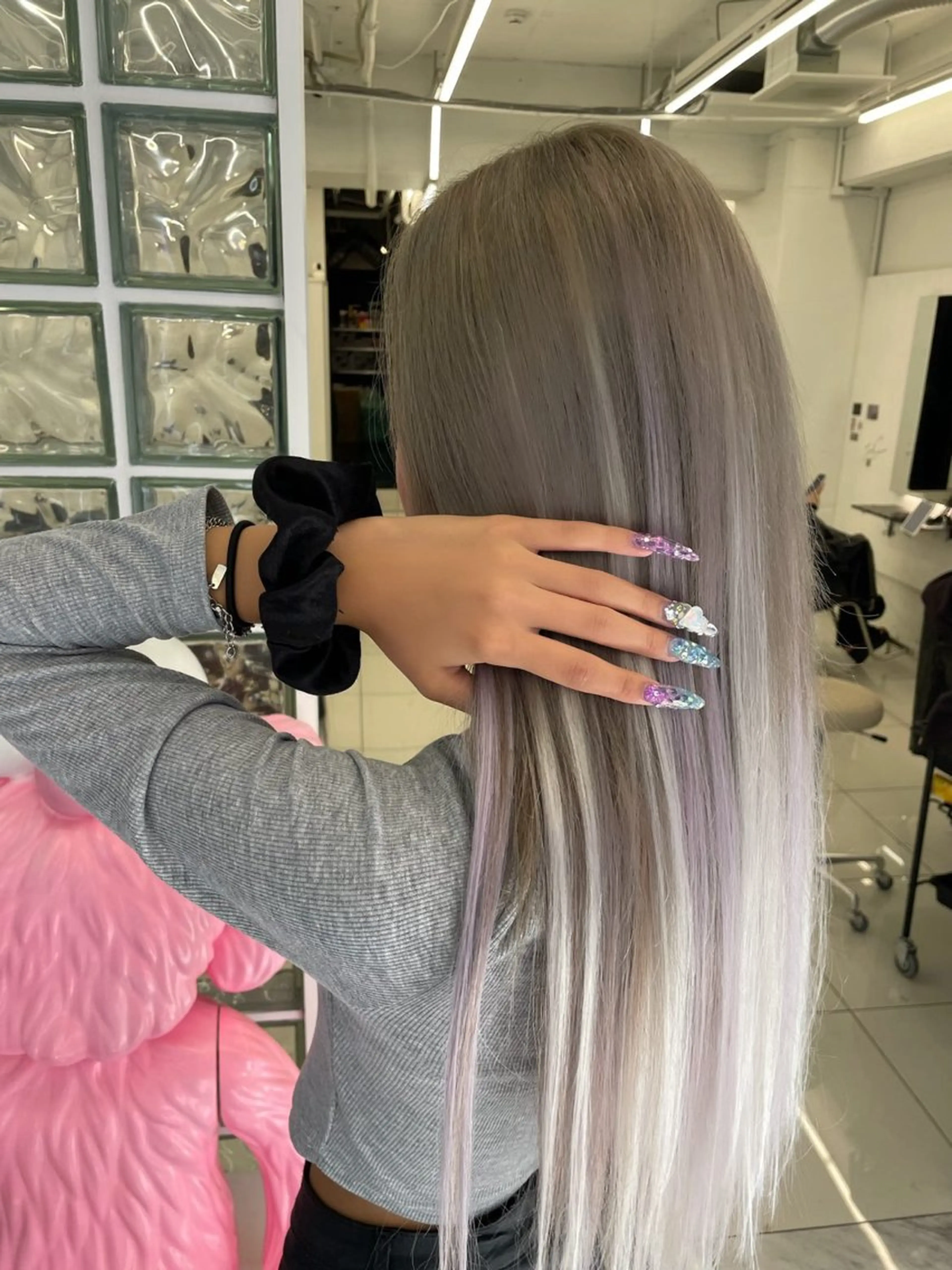 ロング 吉田 彩乃のヘアスタイル