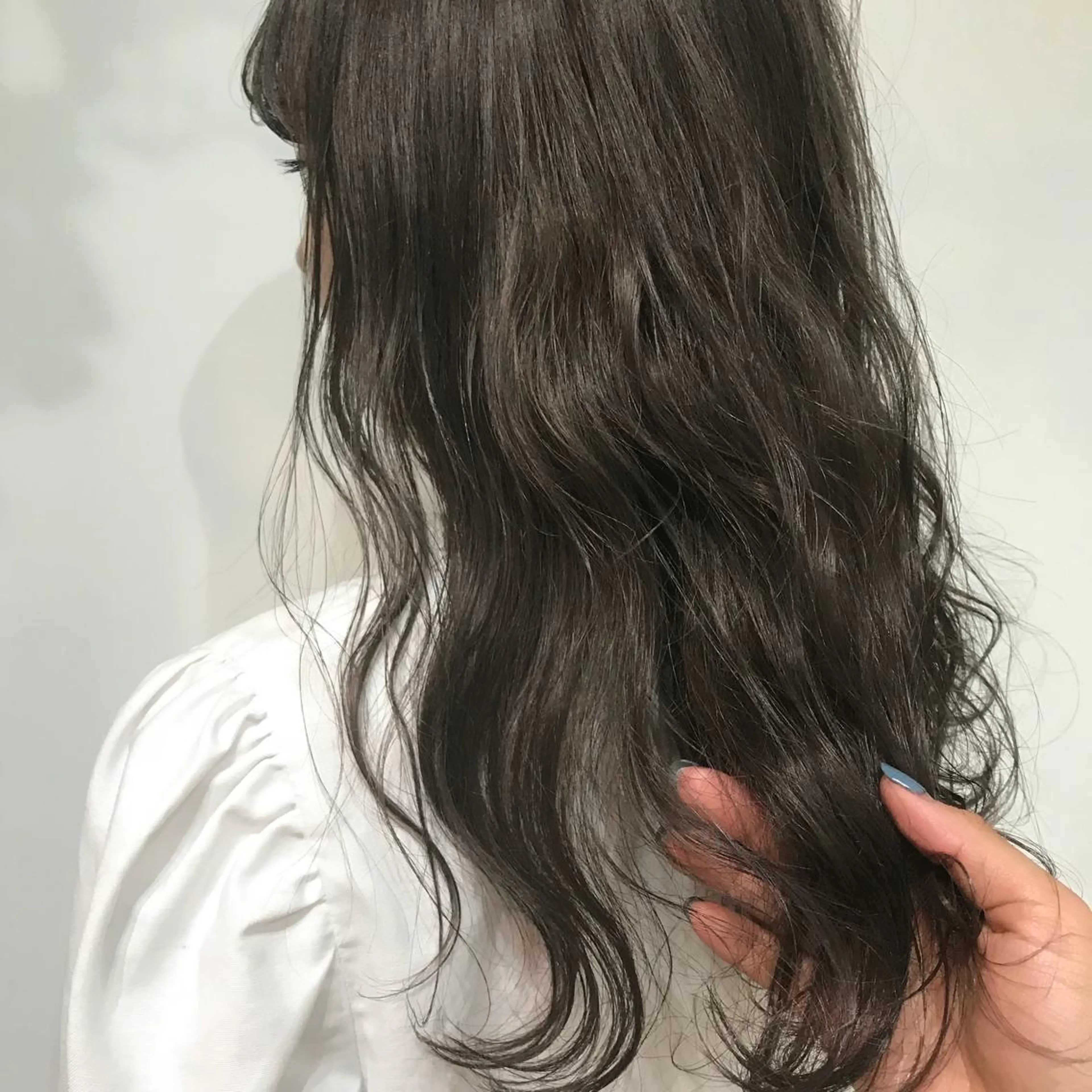 ロング カラー アッシュ 透明感カラー ラベンダーカラー ラベンダーアッシュ ヘアカラー トリートメント レイヤー/顔周り /AKARIのヘアスタイル