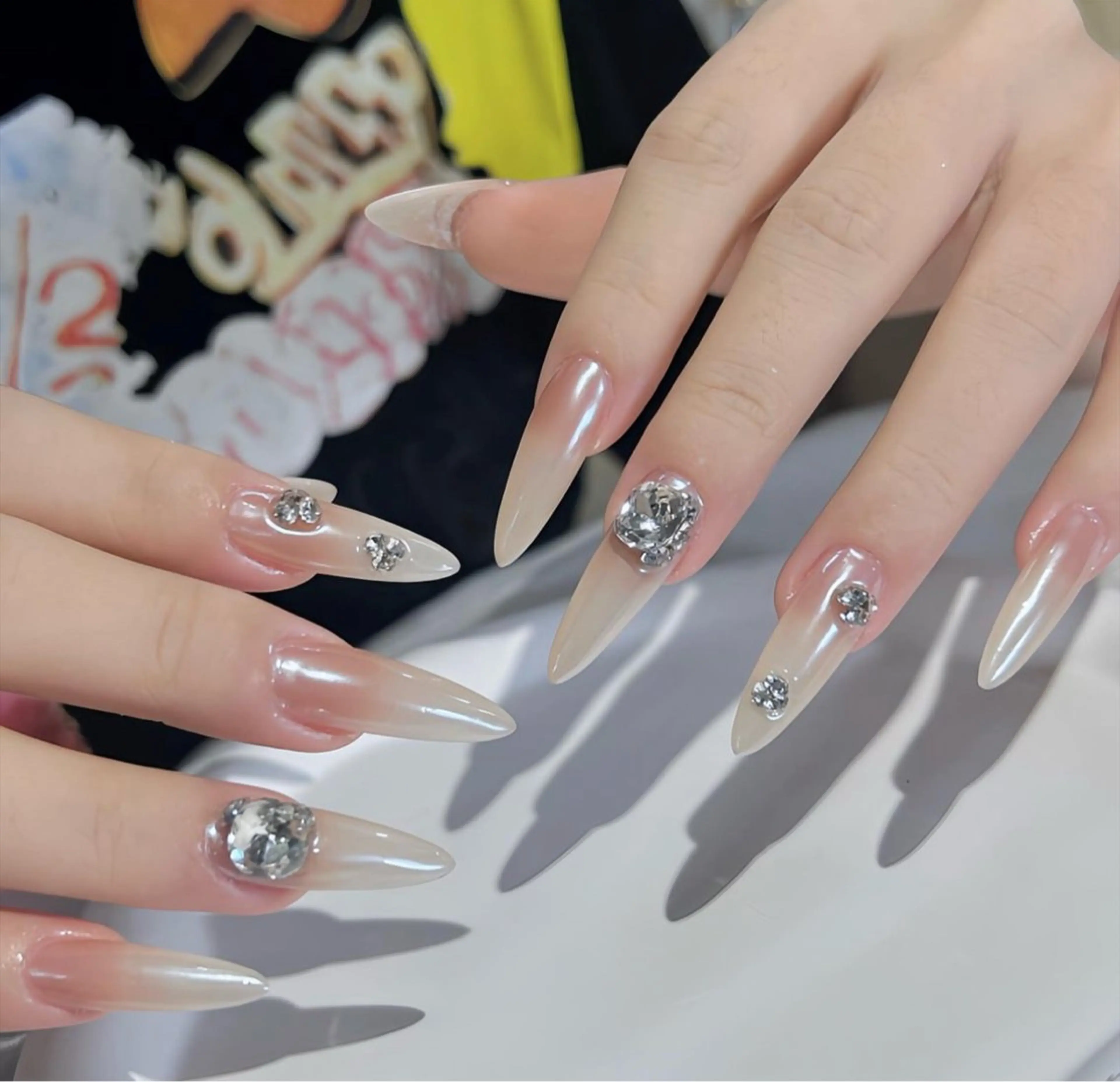 ネイル オーロラネイル ブルー チークネイル フットネイル フレンチネイル ハンドネイル Any nail新大久保店のネイルデザイン