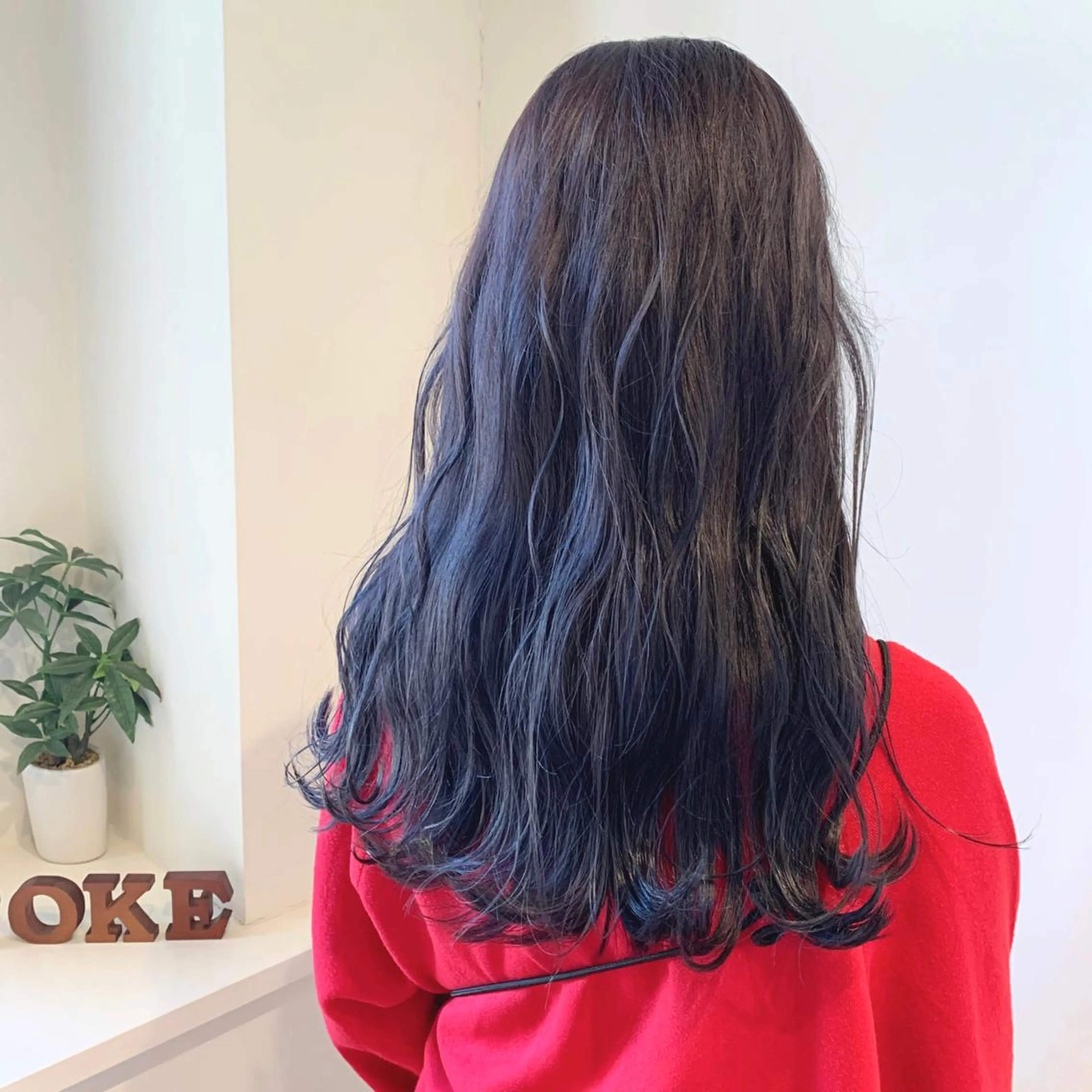 セミロング カラー ブリーチ 清水 亮太／赤み消しカラーのヘアスタイル