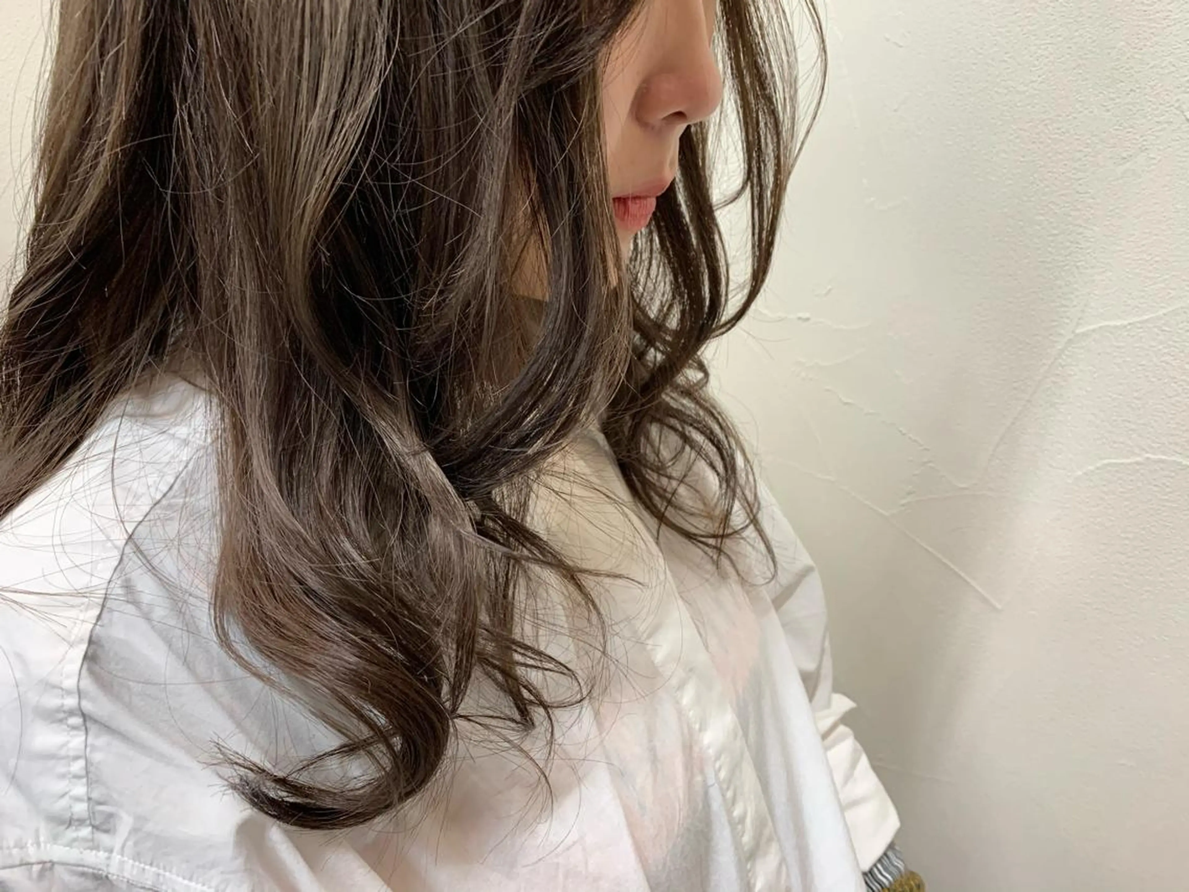 ロング 三好 羽美のヘアスタイル