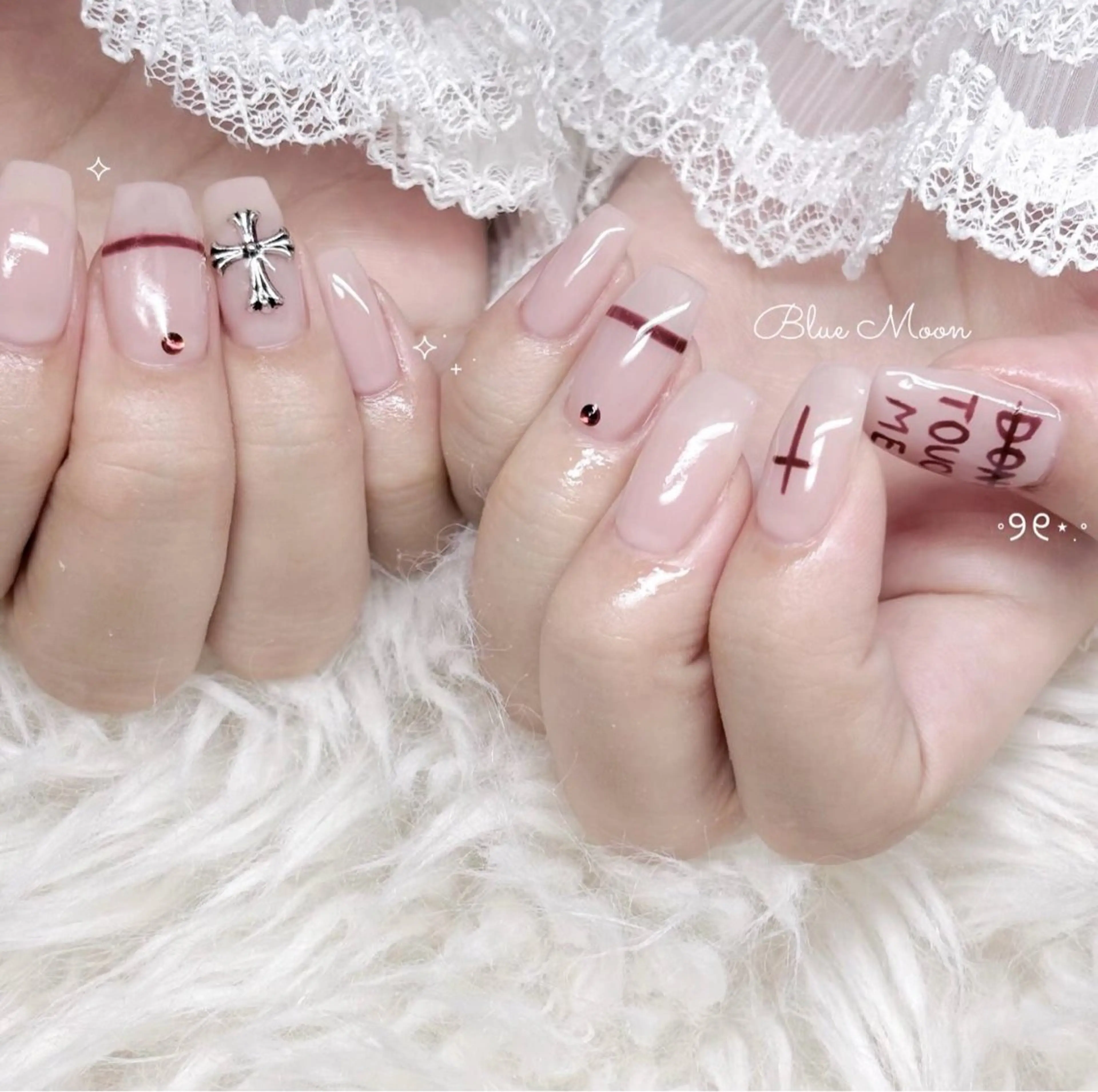 ネイル アートネイル ハンドネイル フットネイル ハンドケア nail salon Blue Moonのネイルデザイン