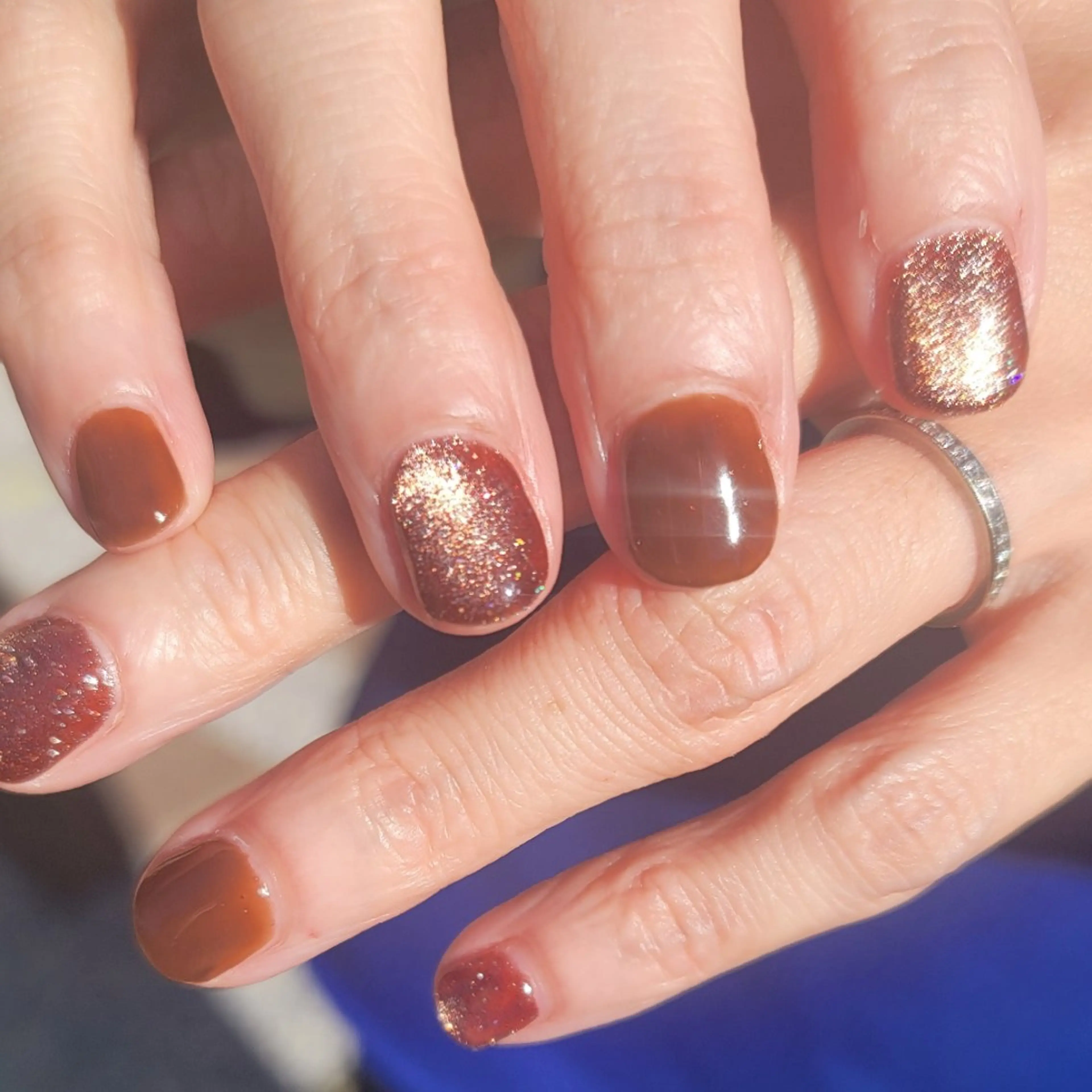 ネイル マグネットネイル 🌲🌳🚪iiit o🌲🌳🌲のネイルデザイン