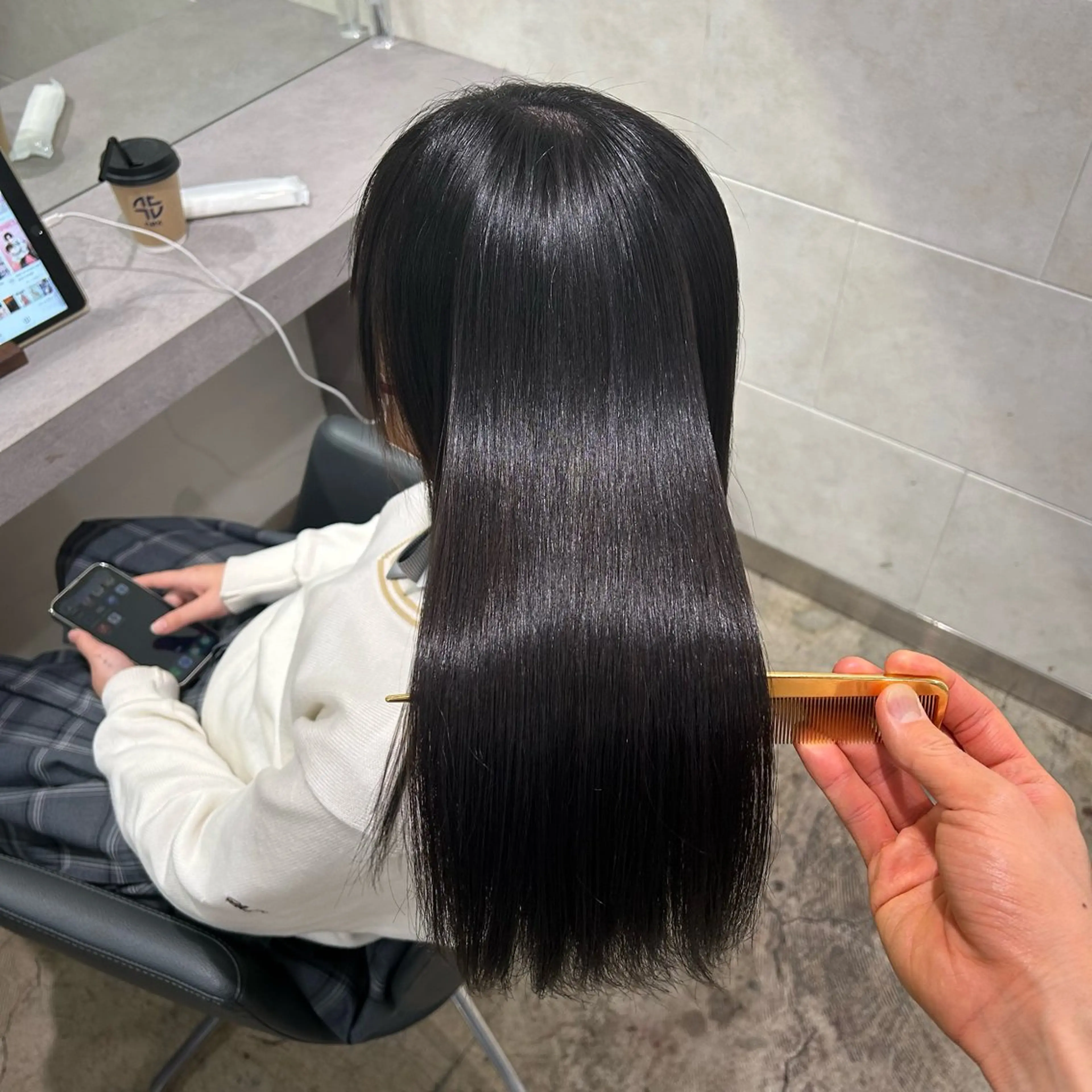 セミロング 割れ癖も直す髪質改善 美容師✨みやたのヘアスタイル