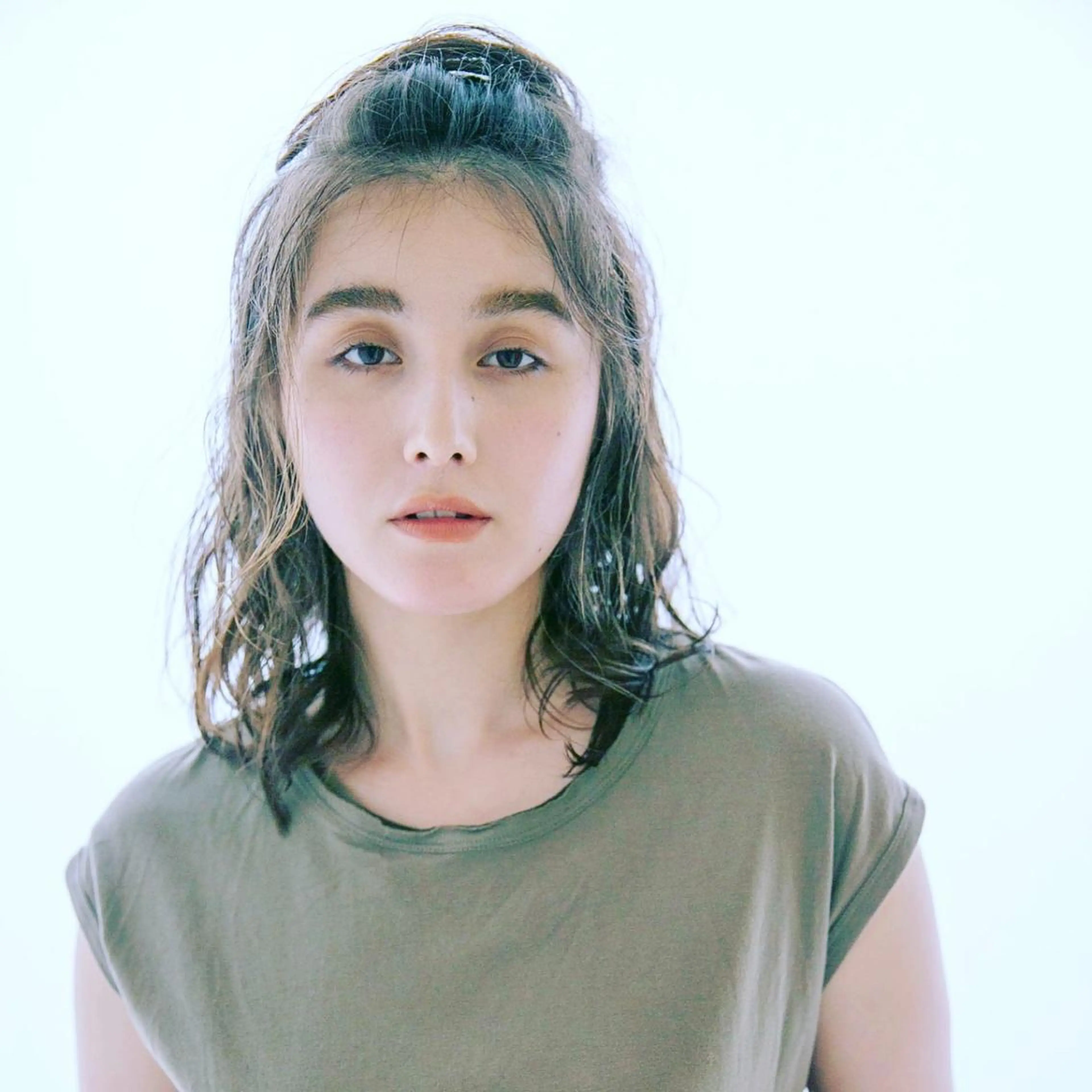 セミロング 髪質改善ストレート、 カラー清野雄大のヘアスタイル