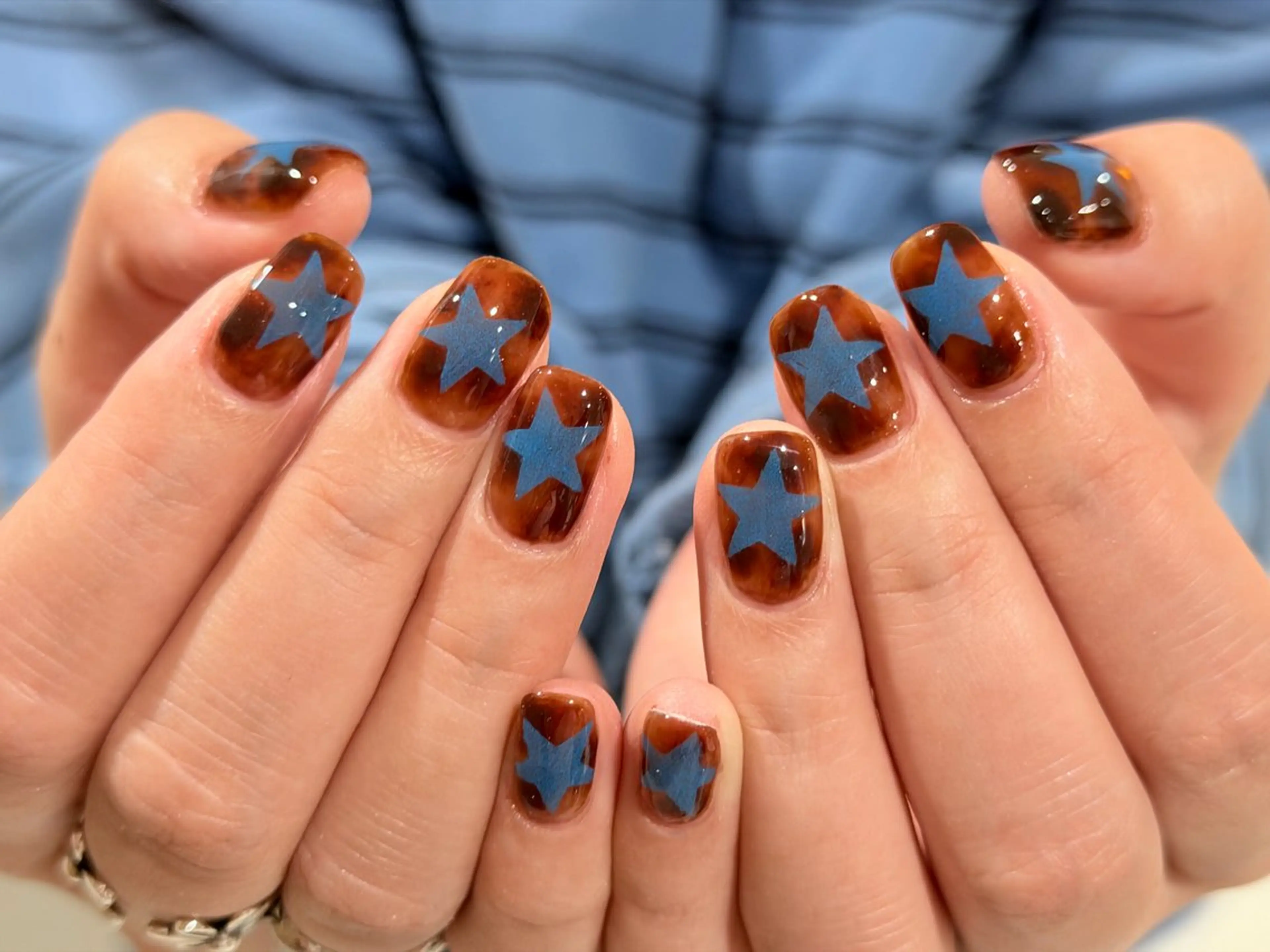 ネイル べっ甲ネイル ブルー ハンドネイル ANOVA アノヴァのネイルデザイン