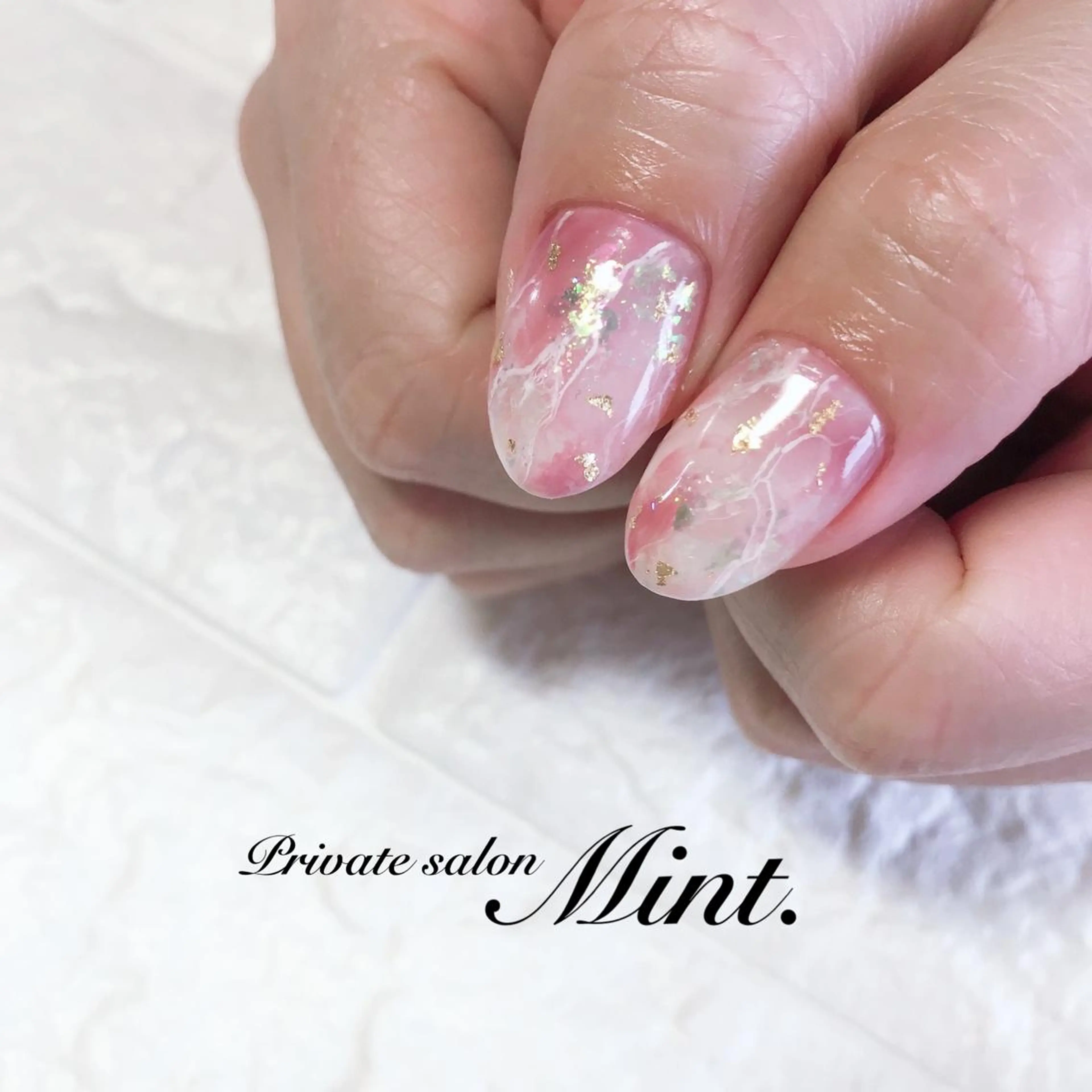 ミディアム ネイル ジェルネイル 大理石ネイル(マーブル) ハンドネイル Mint. nailのネイルデザイン