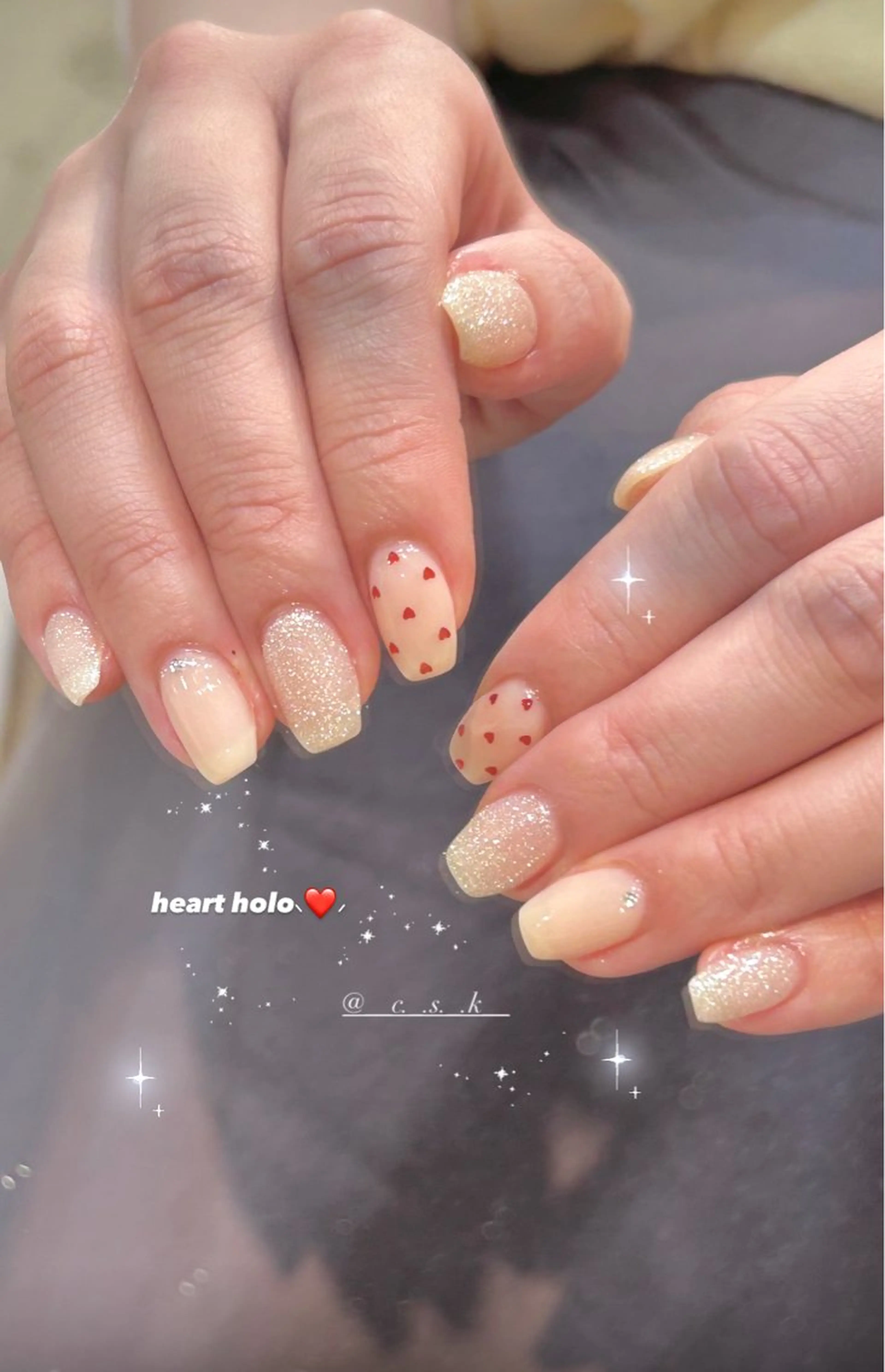 ネイル オーロラネイル クリアネイル ハート 赤色 ハンドネイル 🎀チーク/ちゅるん 🫧chisa🎀のネイルデザイン