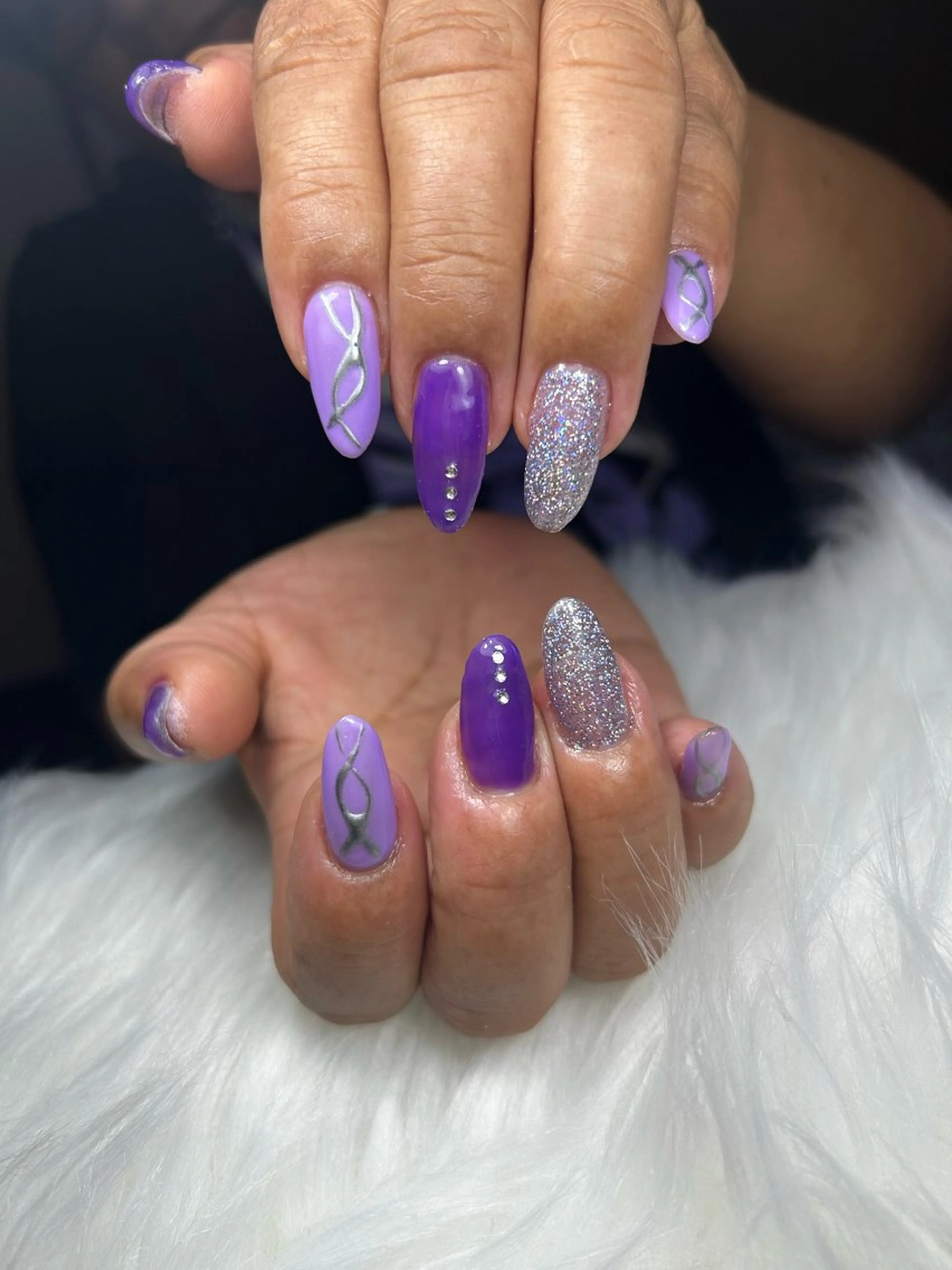 ロング ハンドネイル 古賀 はるみのネイルデザイン