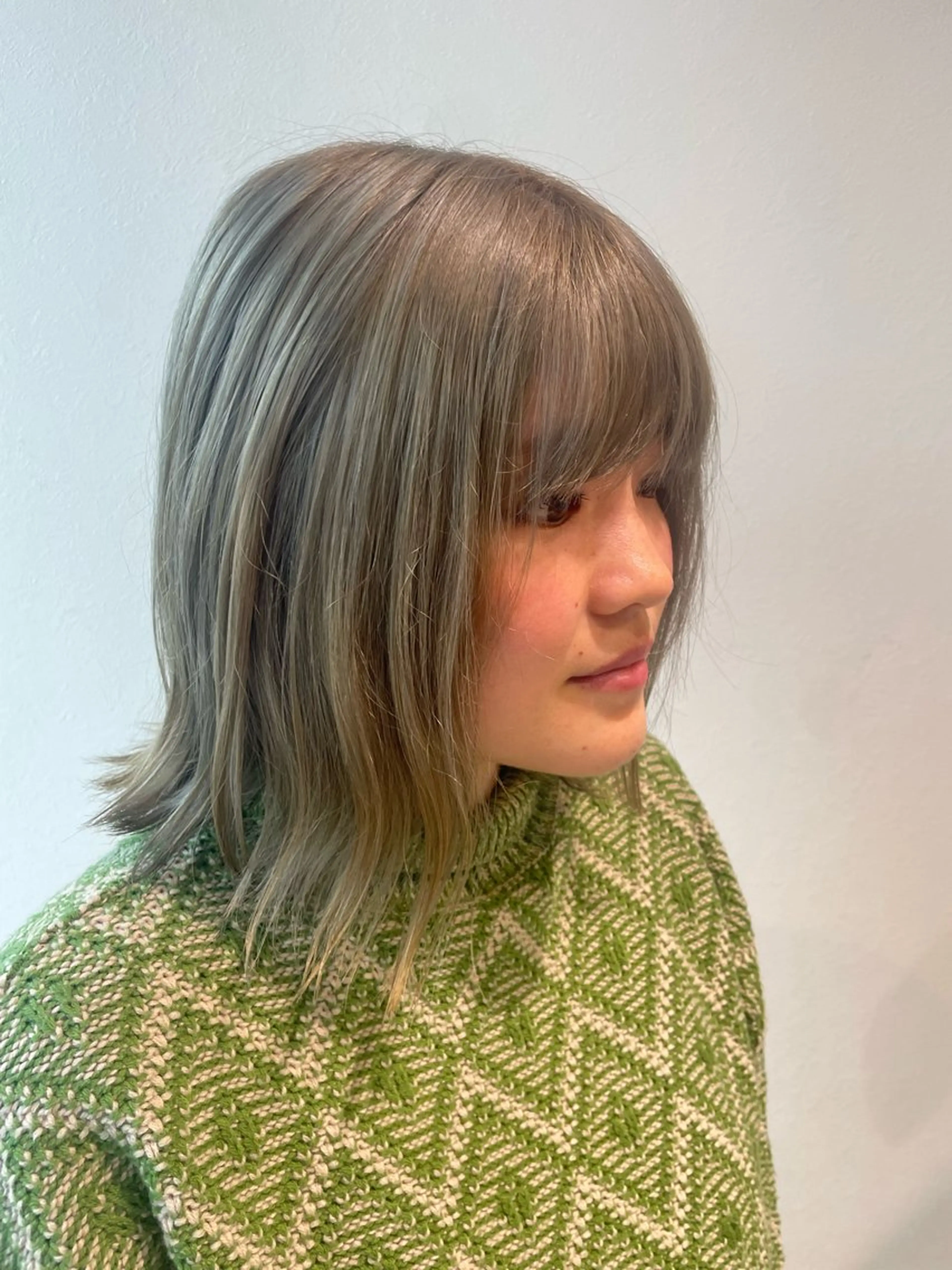 ショート カラー ベージュカラー オリーブベージュ ヘアカラー SARA古賀店 かすみ🐬🩵のヘアスタイル